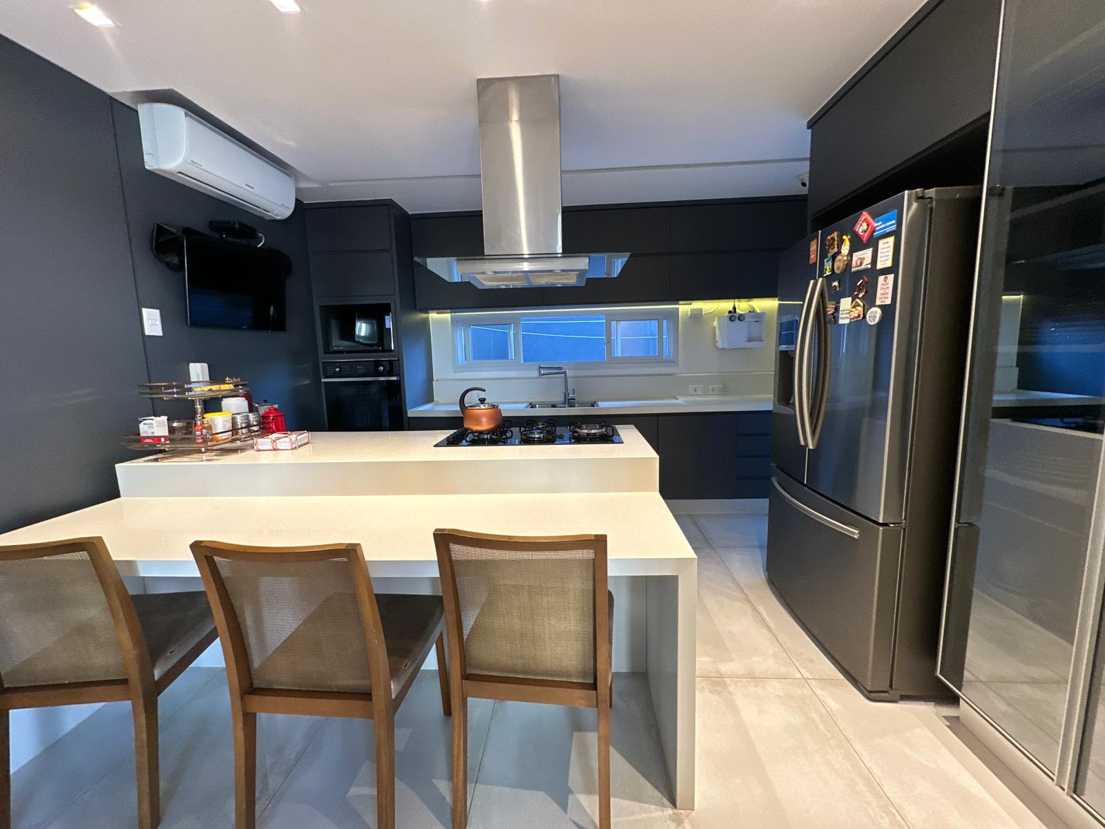 71016236-2089-487a-8208-f2290940024e