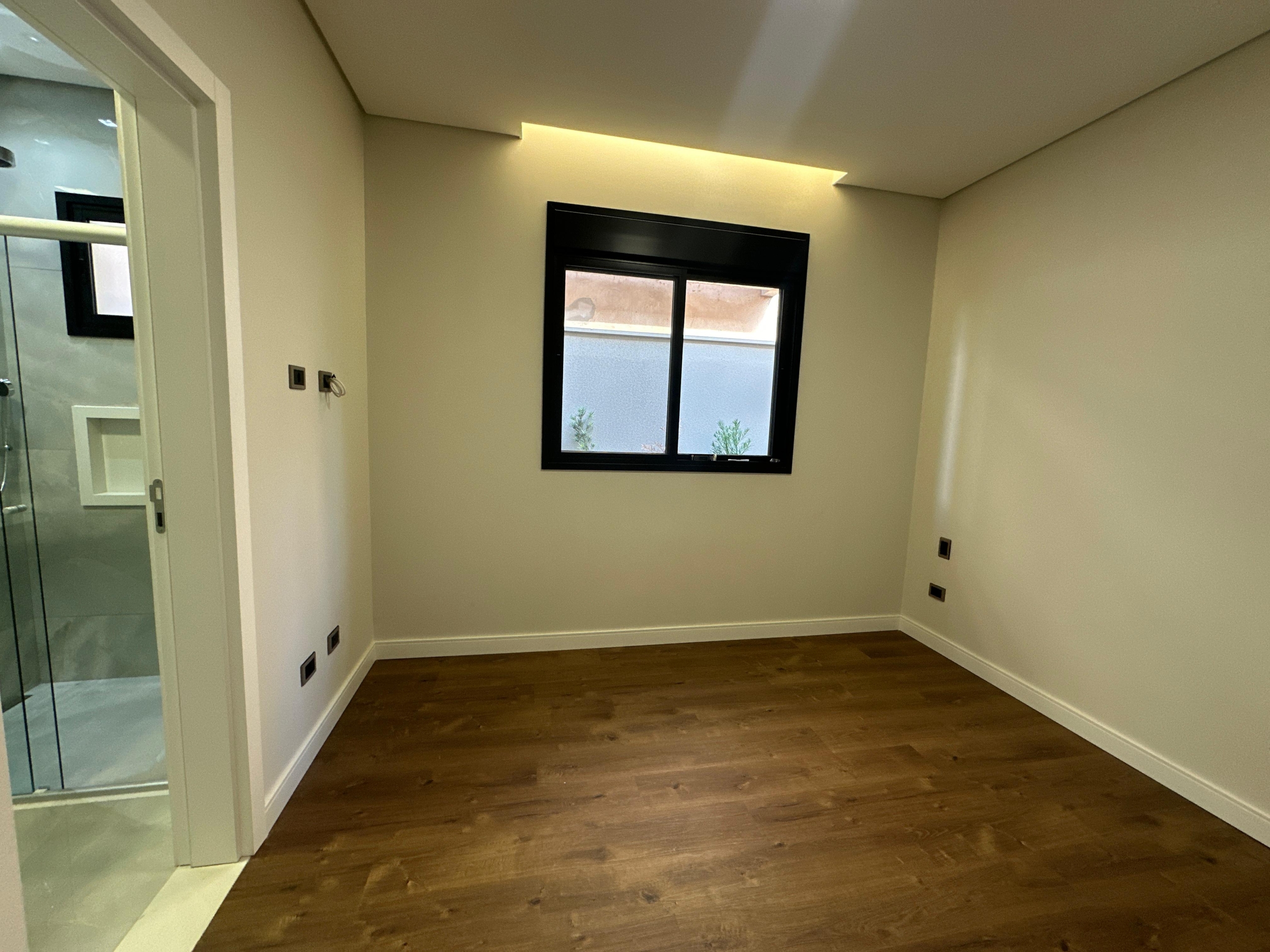 6092b7ff-d638-47a7-8d57-cd18aae92e59