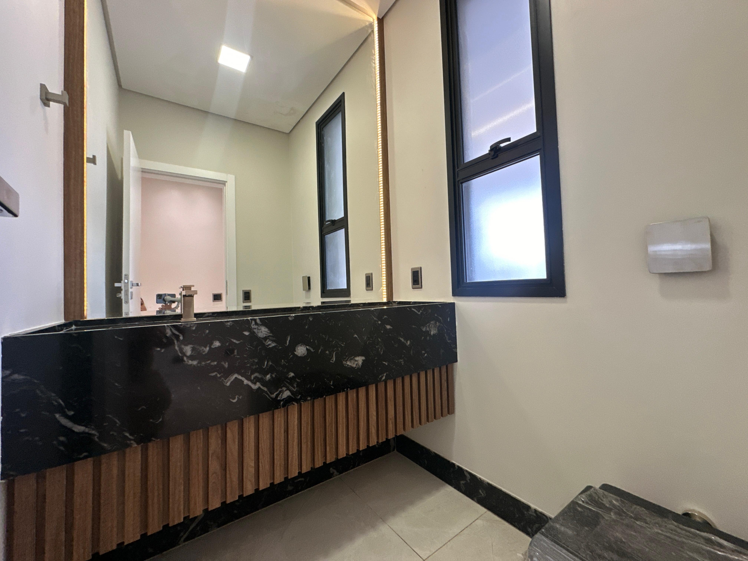 a9b34428-899d-48a6-b4a1-aeafb5fbaae1