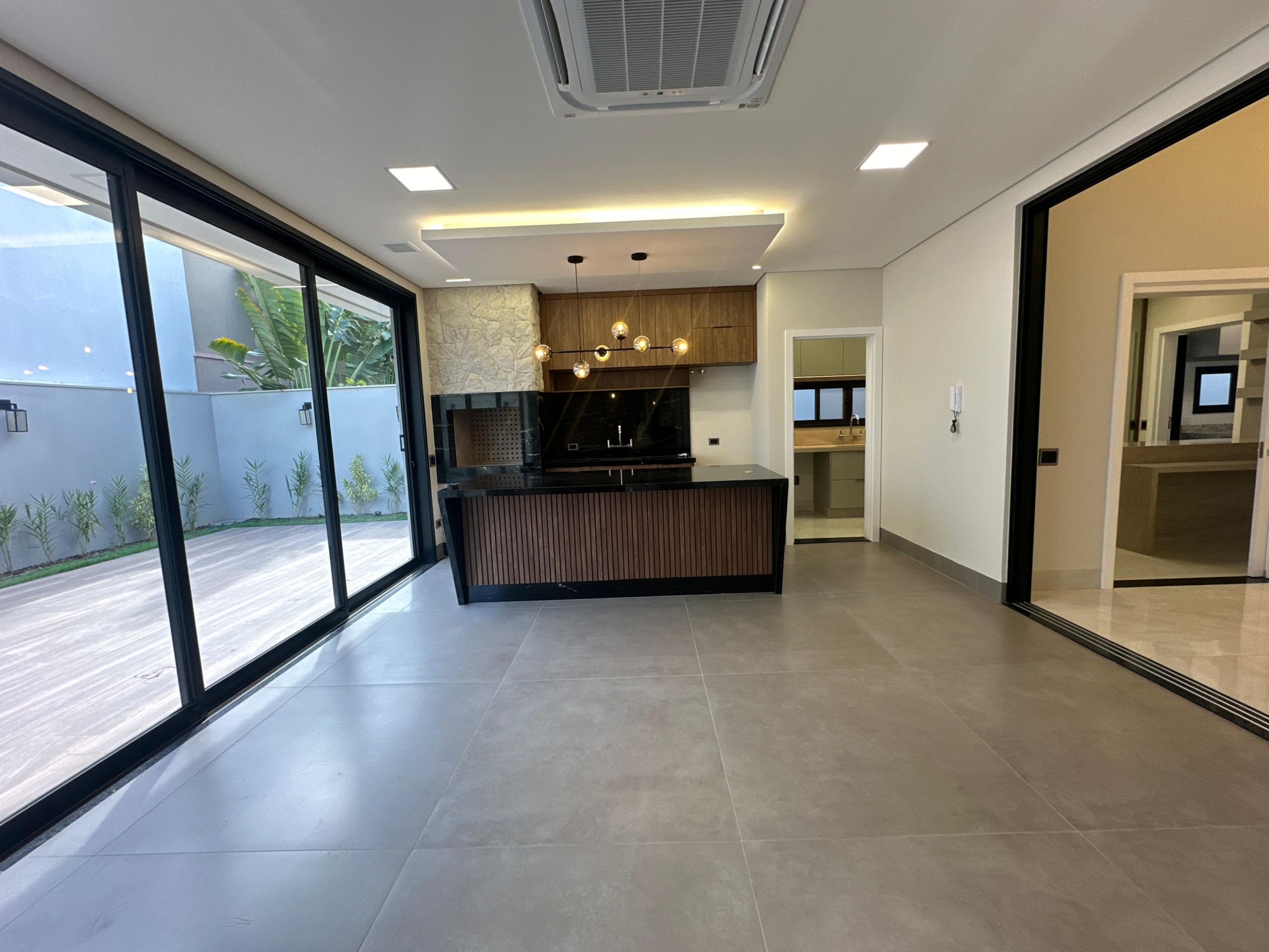 df833247-3379-48c4-84dc-78f8add150f4