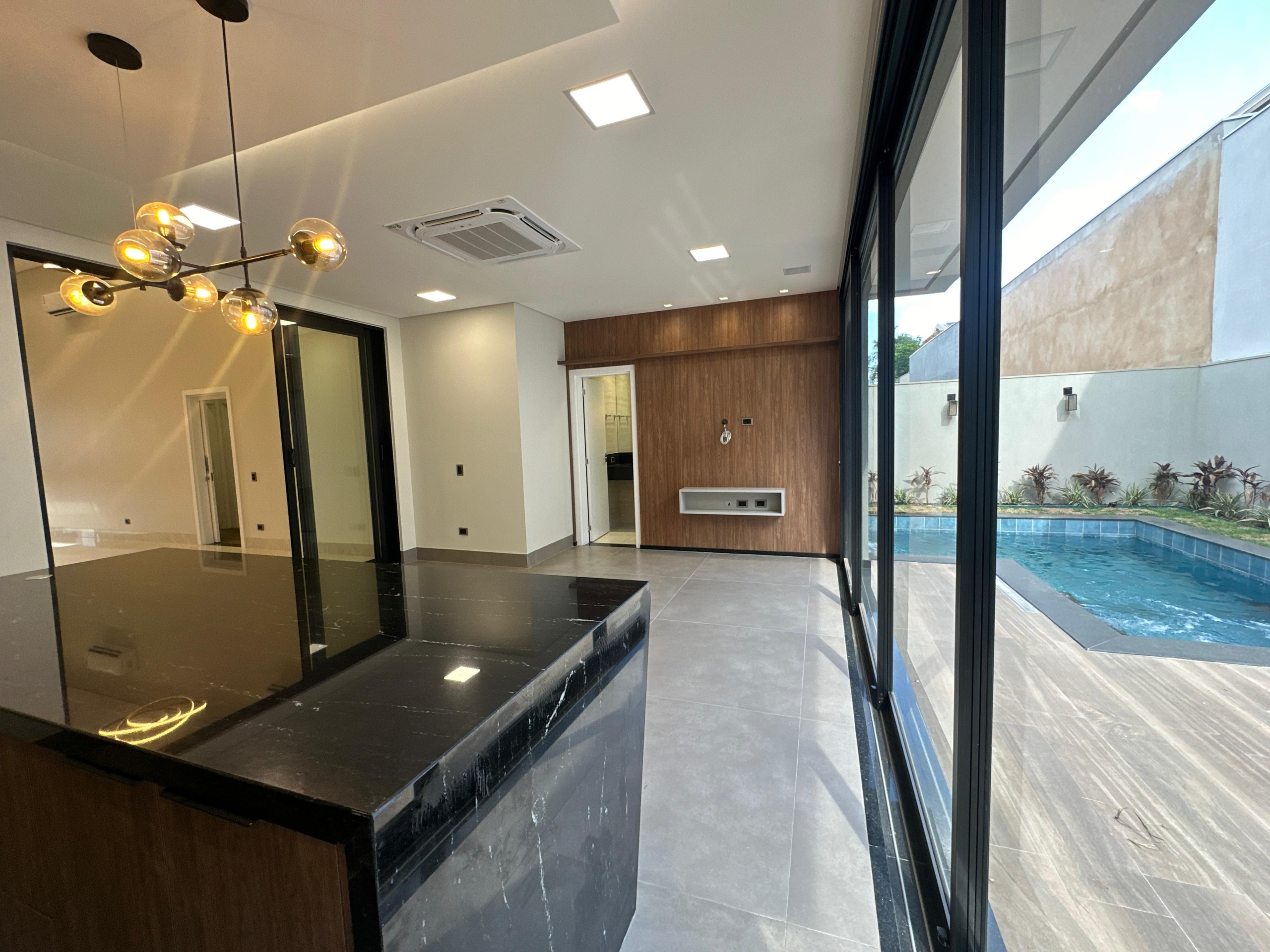 f986cd40-9c68-4fb3-92d6-709f0e3d02d8