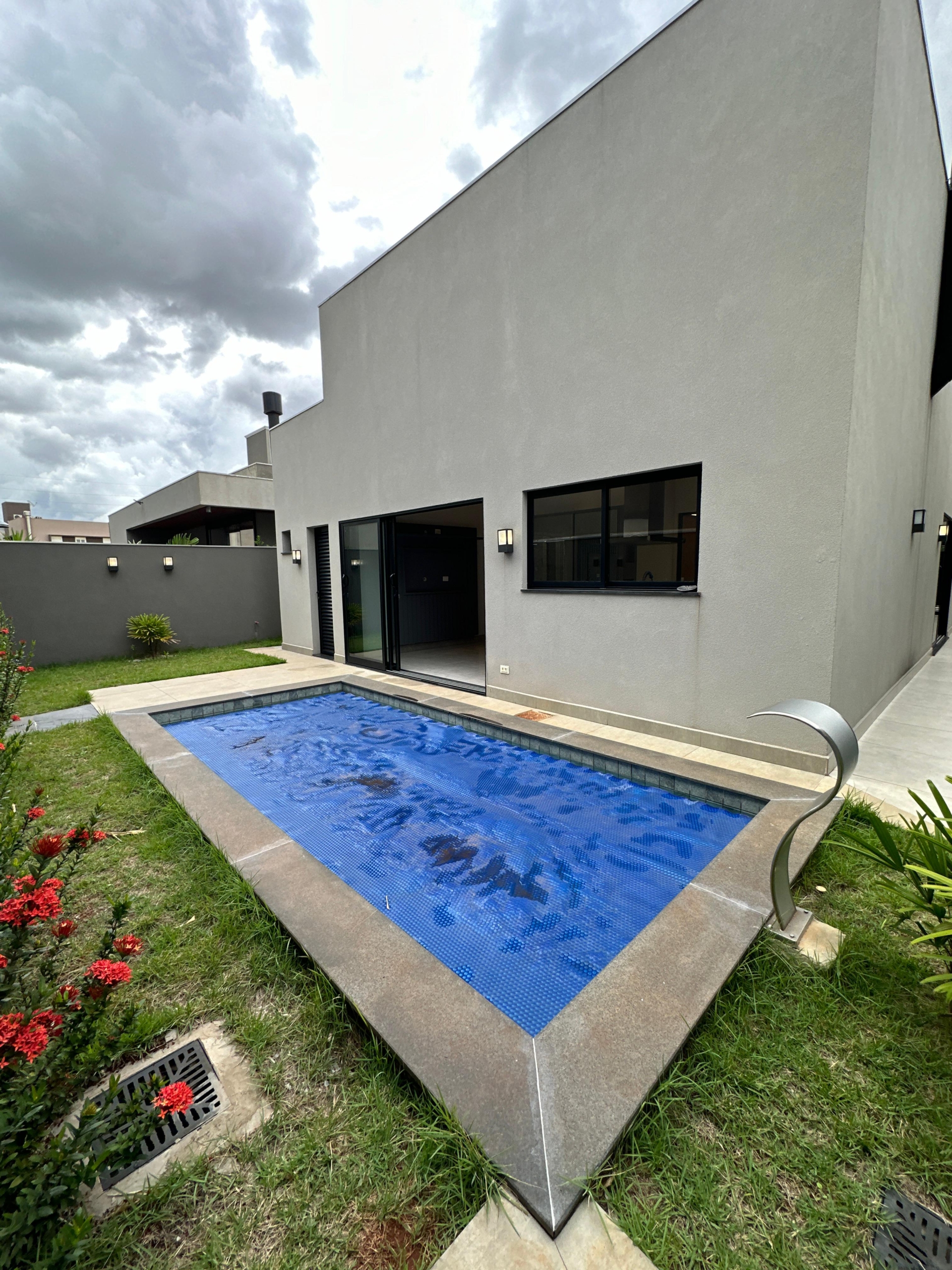 0376a654-8ec4-4035-945d-e3f00494ef3e