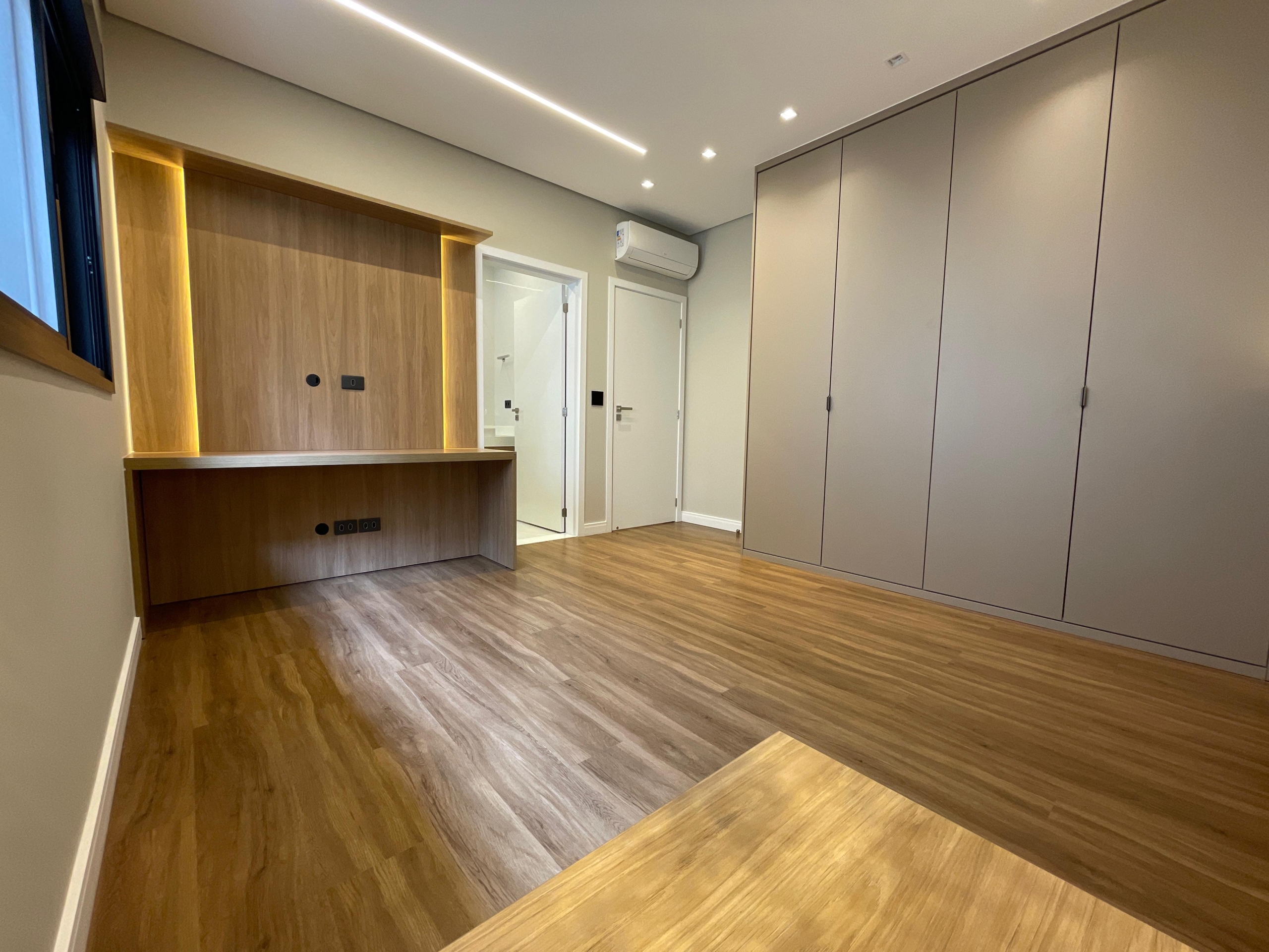 1081ce37-d56d-4fc7-9cf8-20cdf35c829a