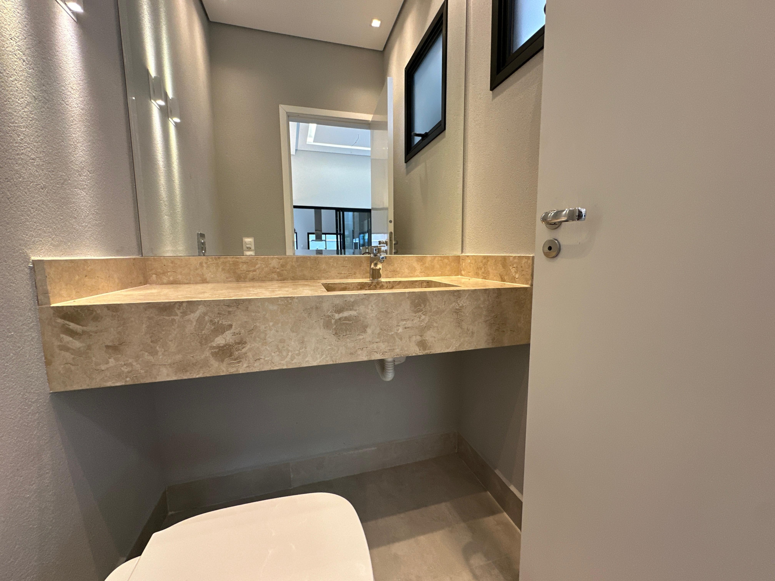 1125cf60-01dc-4fd0-a3e4-f9542a6bd3e2