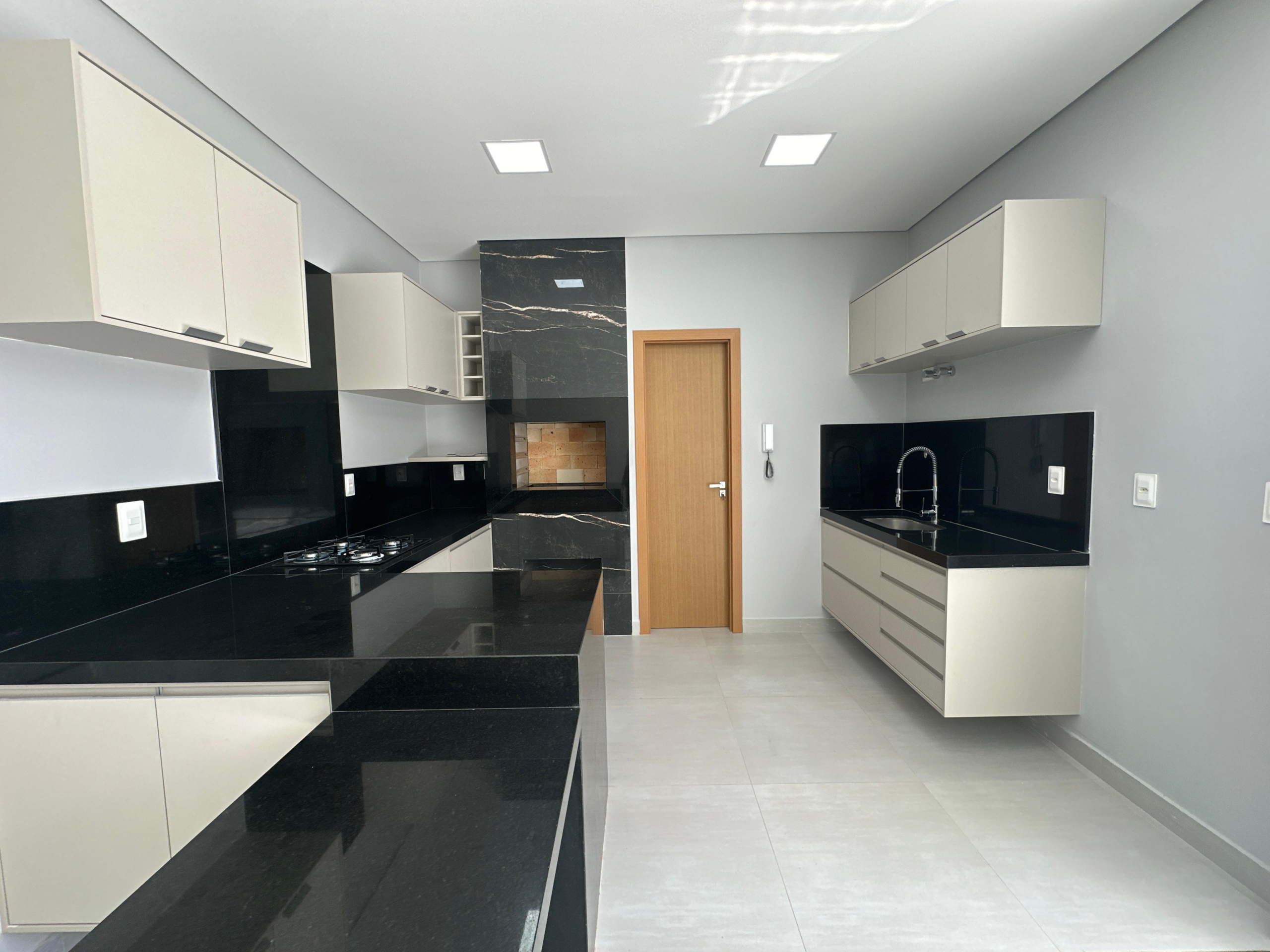 1f27ee62-aec7-43eb-a992-b08690786380