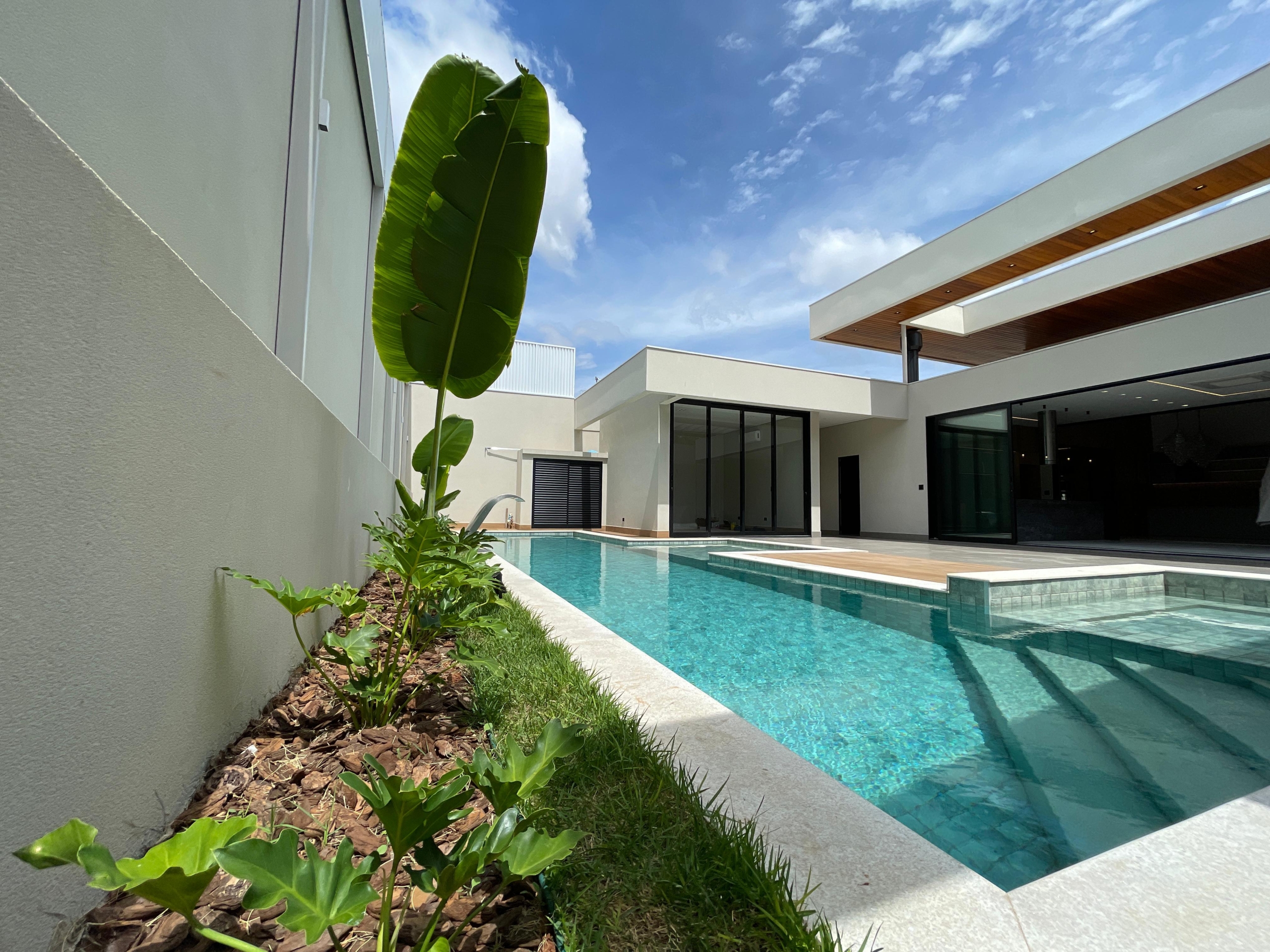 379fd539-99a8-482e-9e02-3891b8e86334