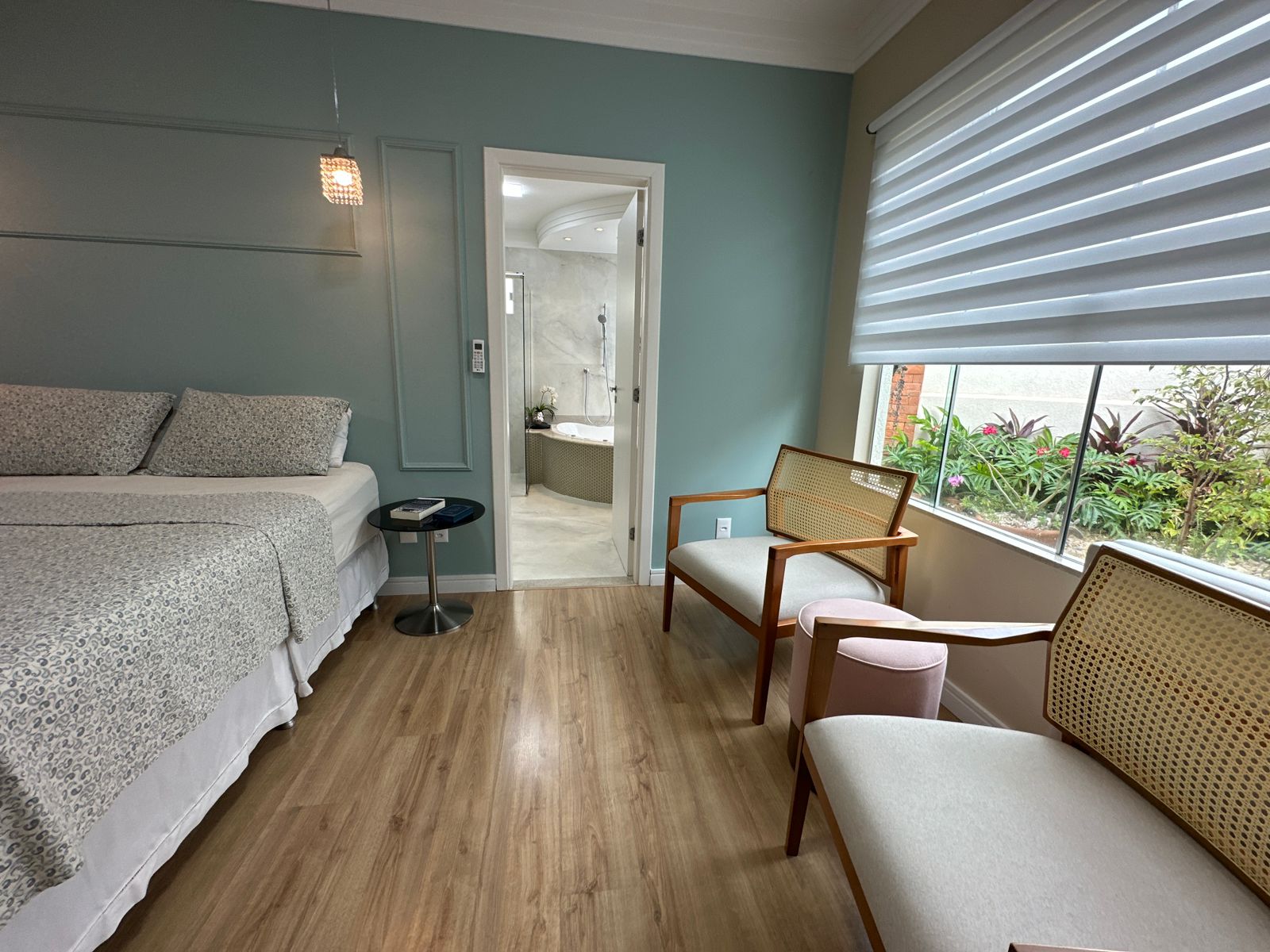 417846e4-4f54-4cef-b8c3-1e8a34da7e8a