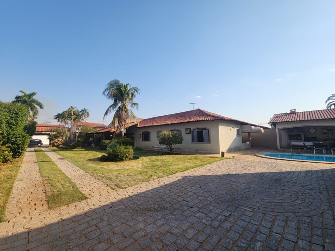 42c4bb0c-13fb-4a95-af87-0e0b8437816f