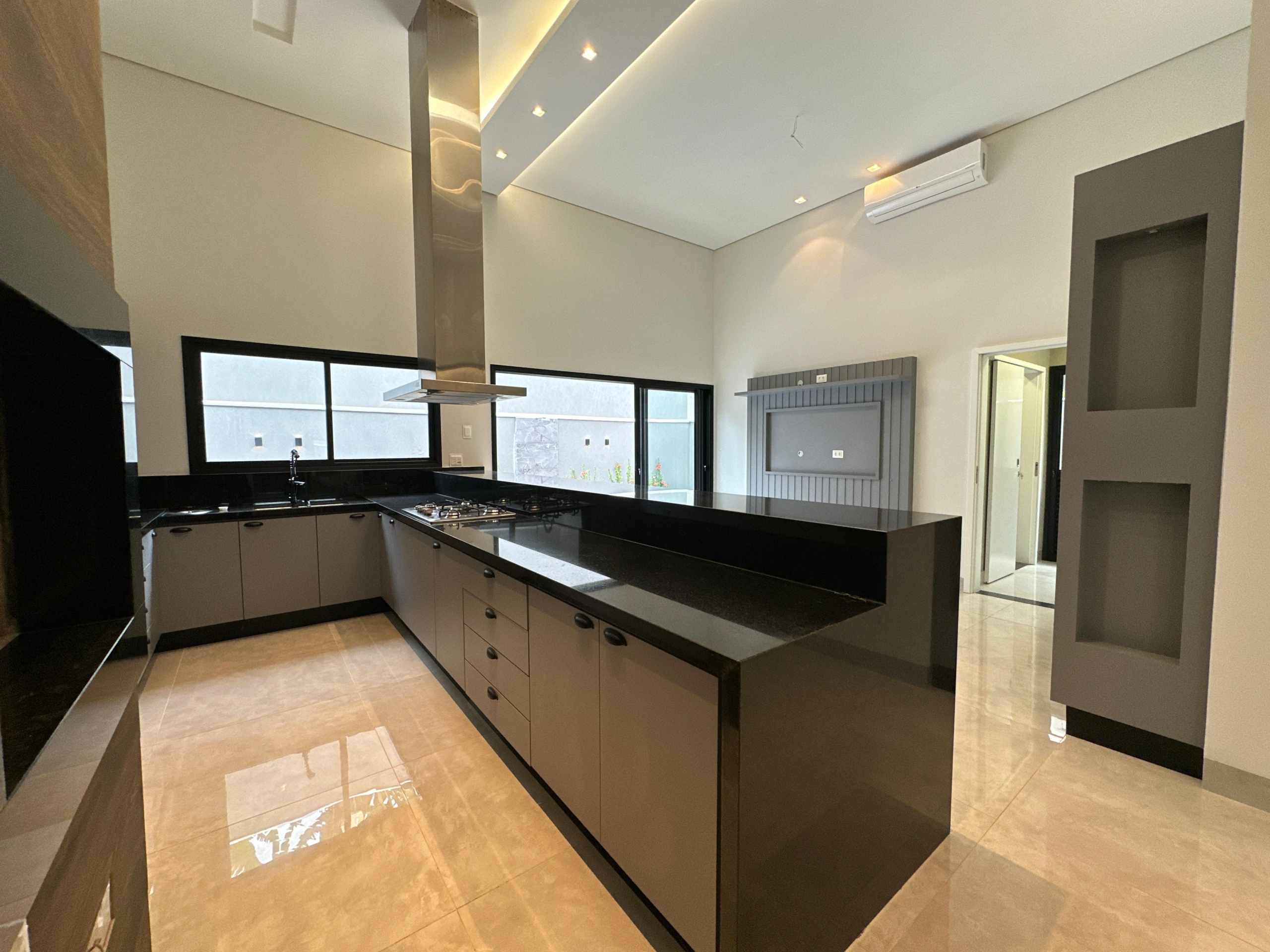 4931d963-85fe-4750-8b5c-70661b2205ad