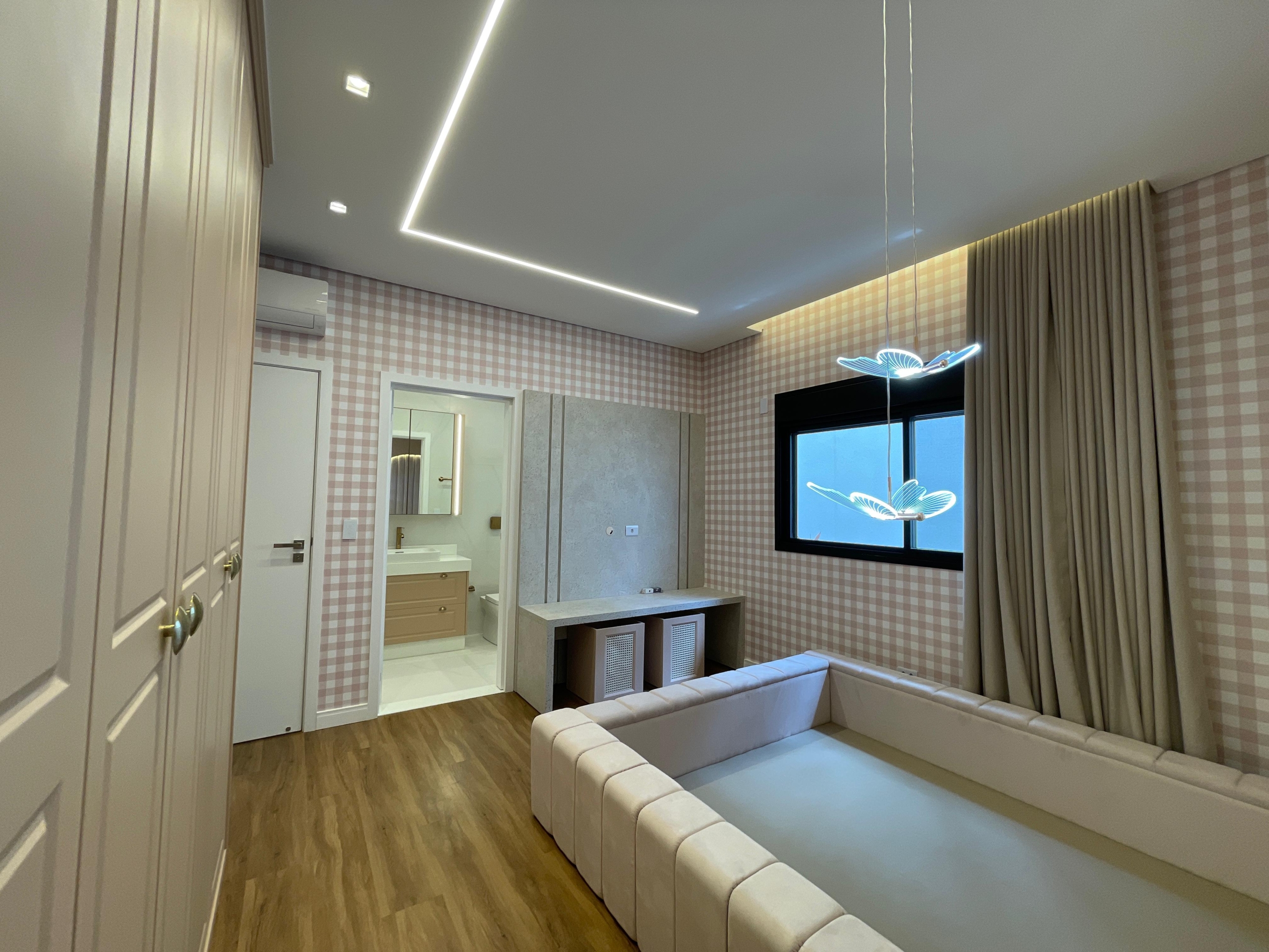 5b68a3c8-c2b4-4e1e-a320-a2590ec2d2b1