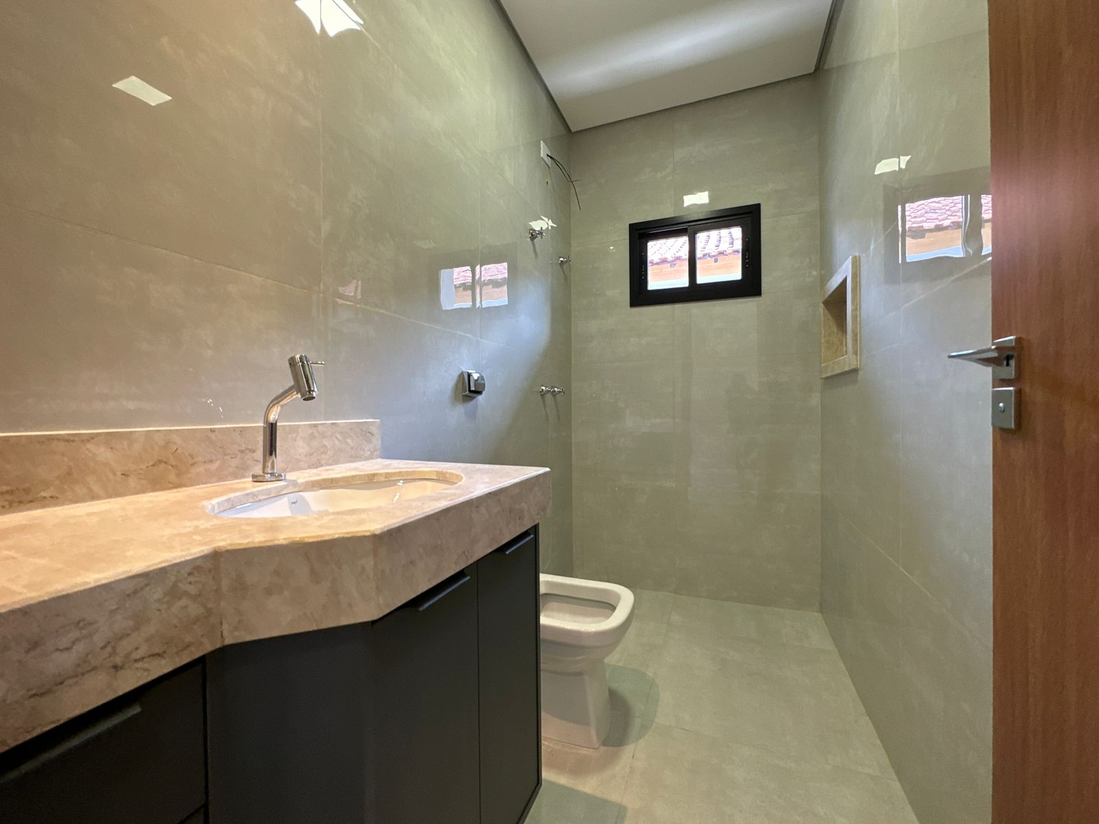 667c0d61-9d3a-4670-b285-dfc69e70eb7a