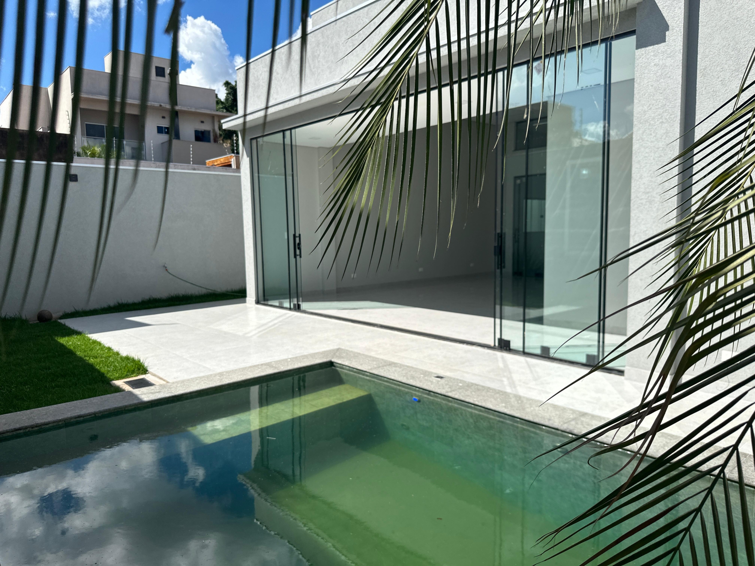 6922b209-08ea-4eda-bdd4-af9335dabc39