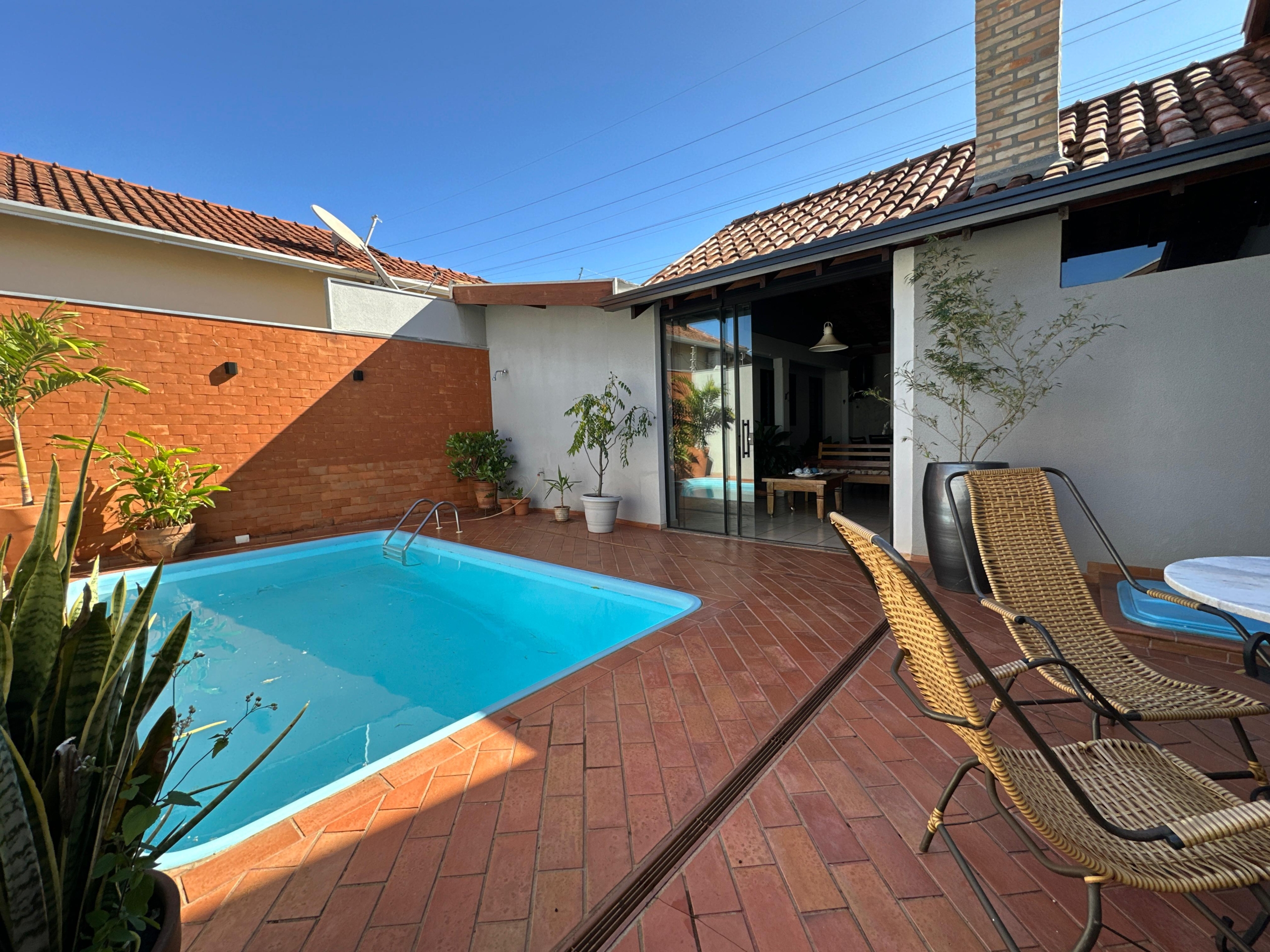 7606e930-462f-41aa-bfff-1c87950f0a61