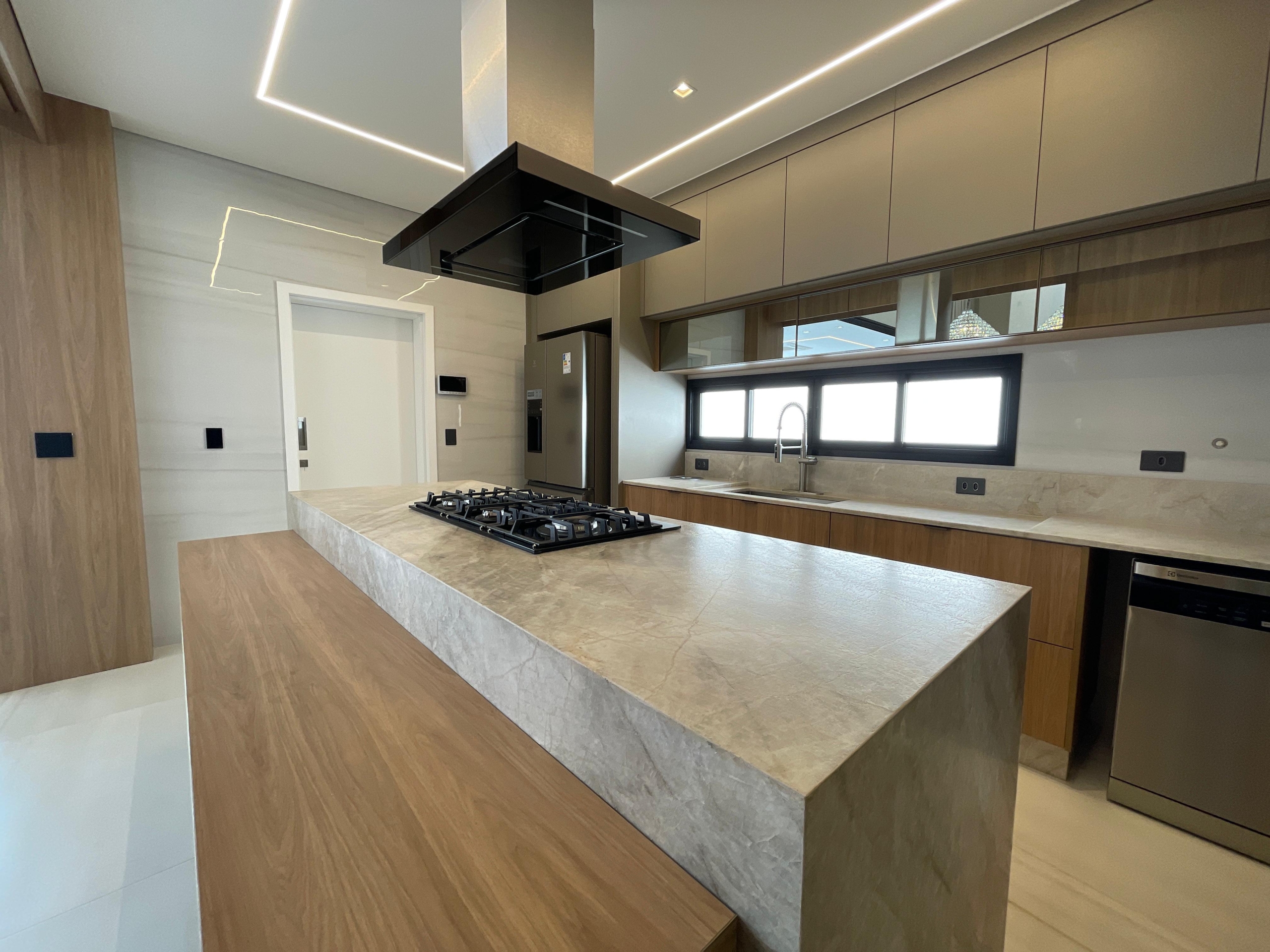 aba9d75a-2ab4-45f2-985e-d29067472af1