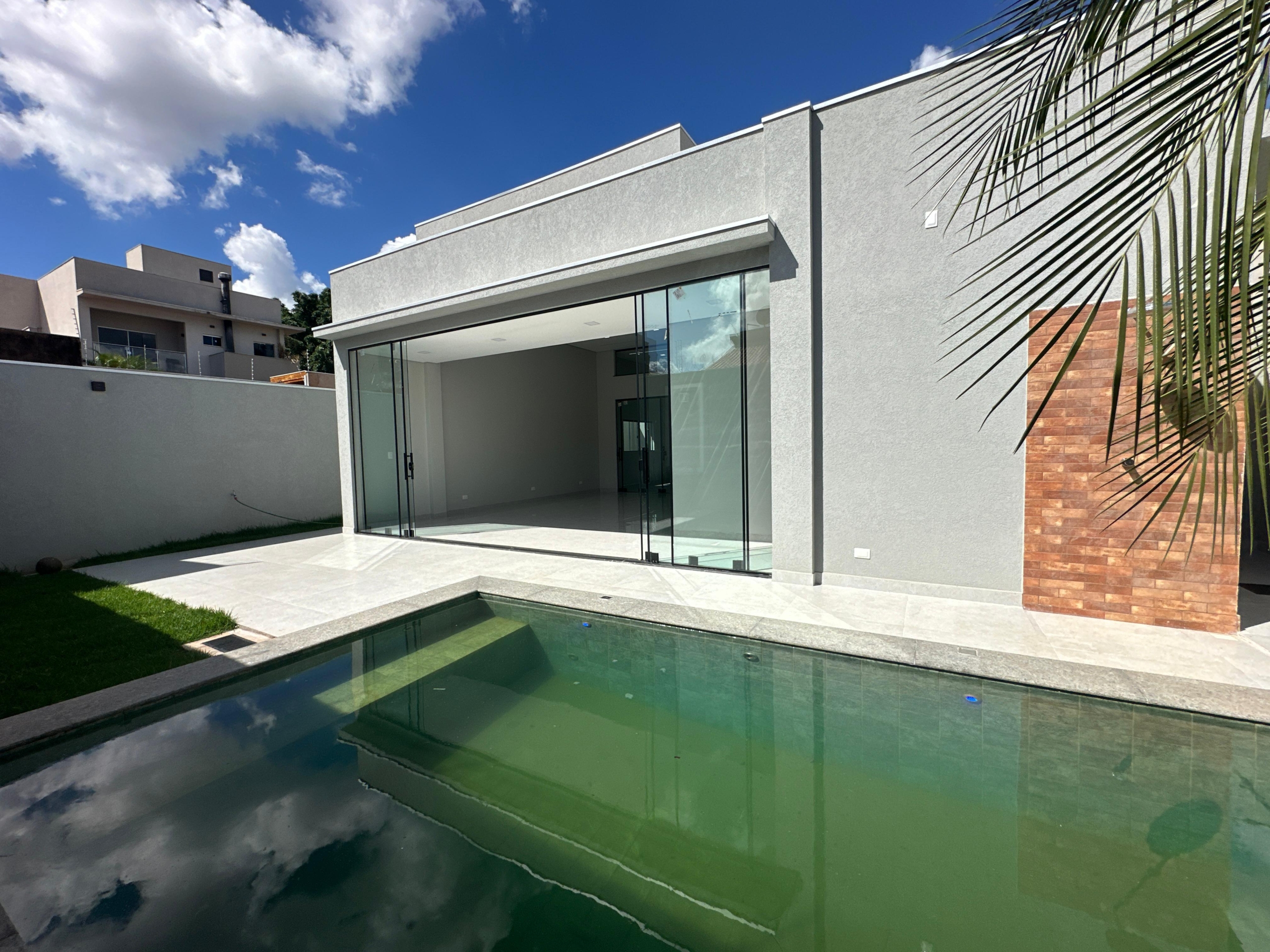 adfd9577-fbab-4781-9d92-f0d24b277645