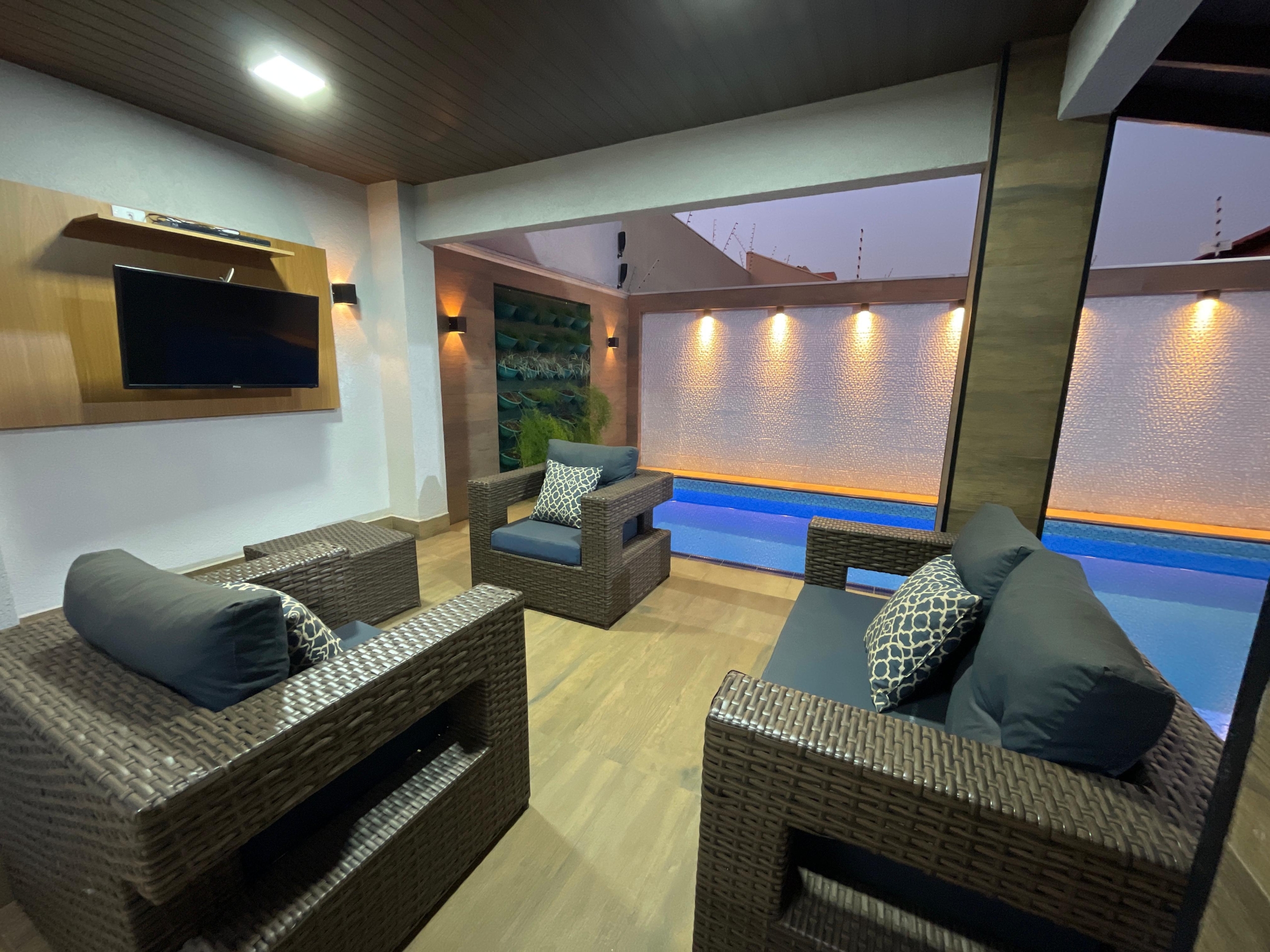 b71982dc-c60d-4bb3-8539-19c8d98db220