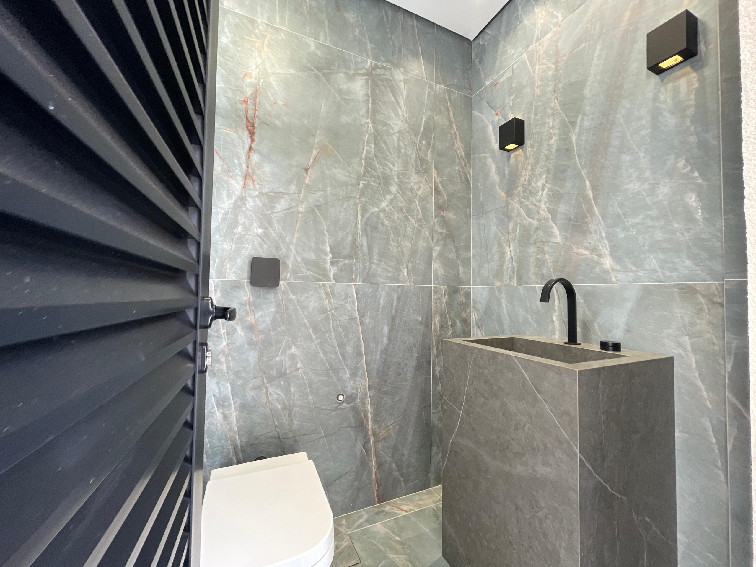 c28d63b8-56dd-49d0-afde-13f7e62484fa