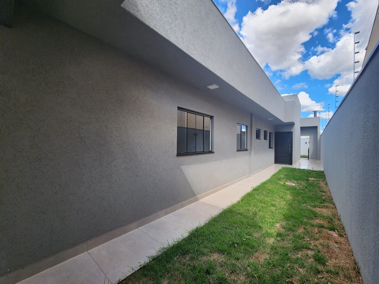 d8db9728-bd32-4629-a083-aa5d9f724270