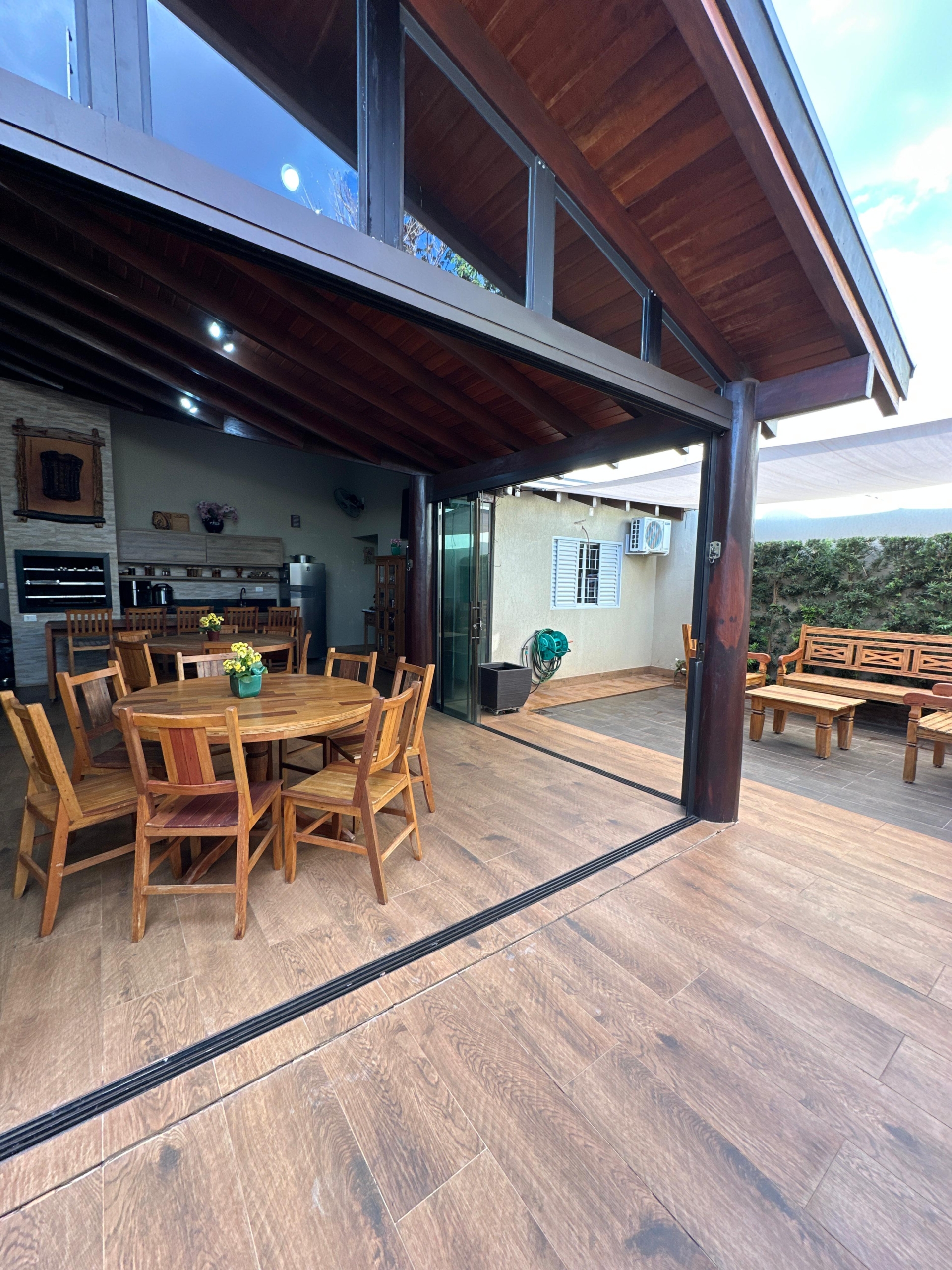 dfdbaa41-2cc3-47f0-a2dd-d3e2346b13d0