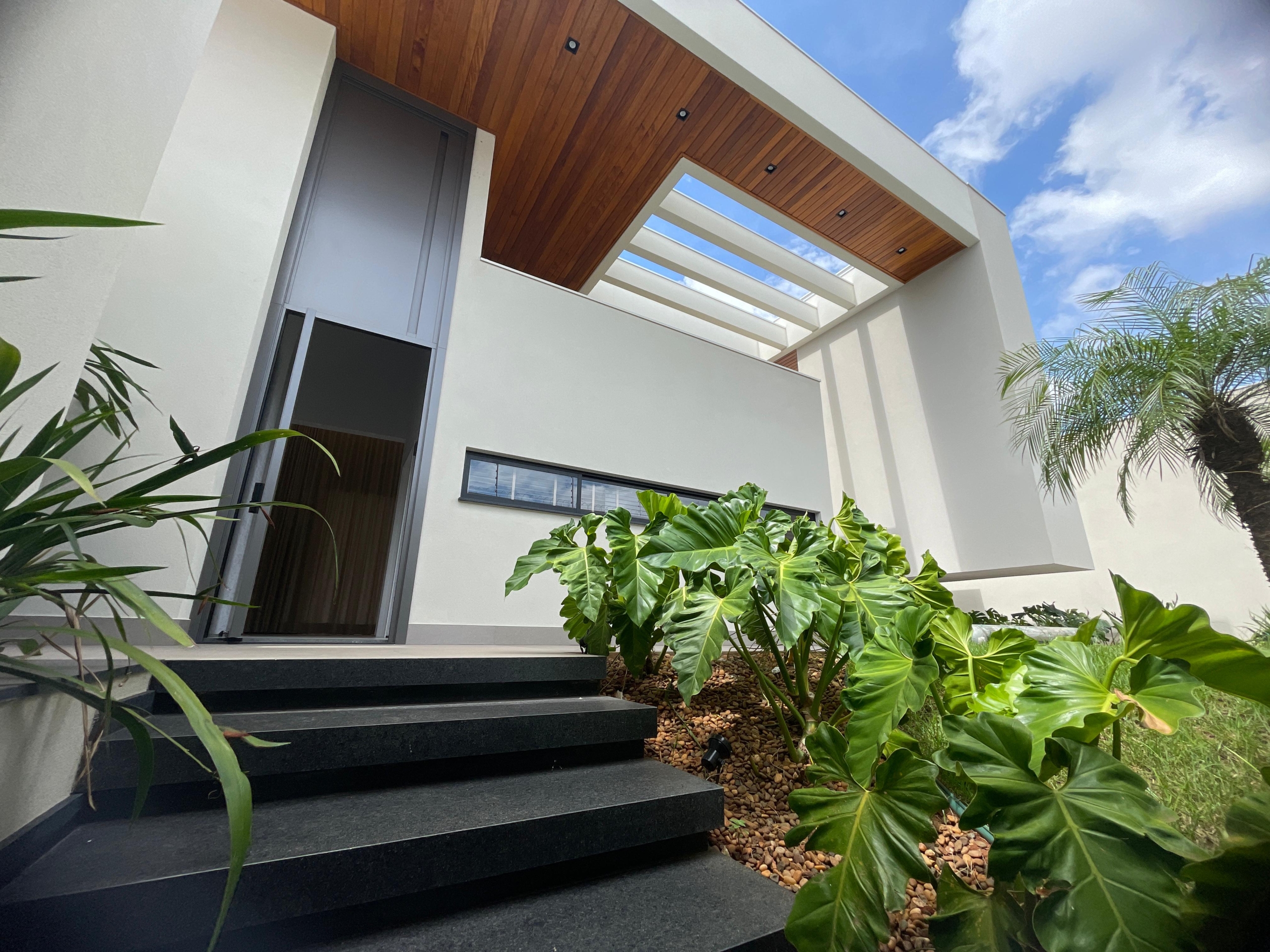 e2f72f25-5e68-4a29-9e24-a0ae39944f27