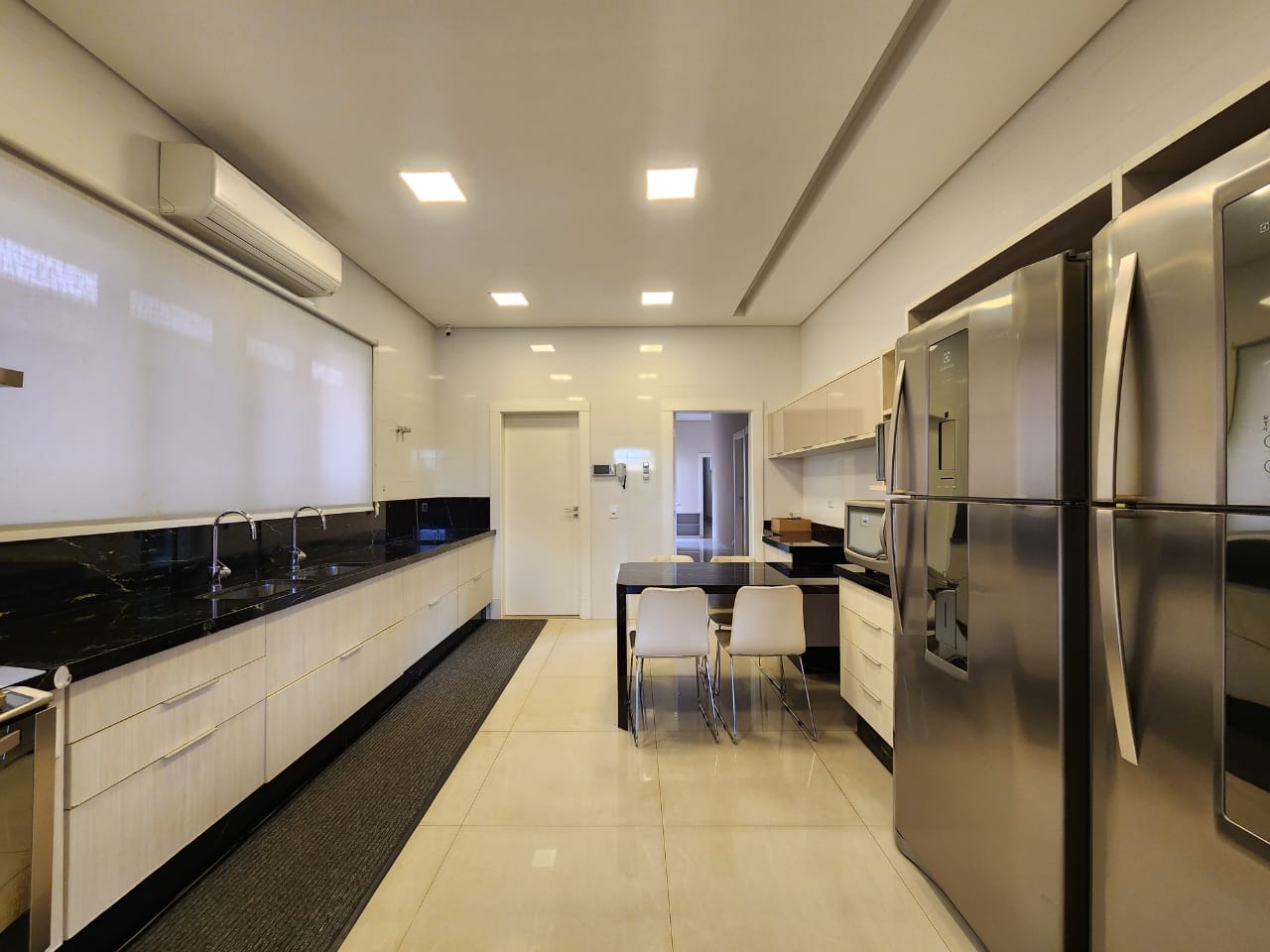 0c825b95-44a2-4833-a55a-cfb30d77e1dd_Easy-Resize.com