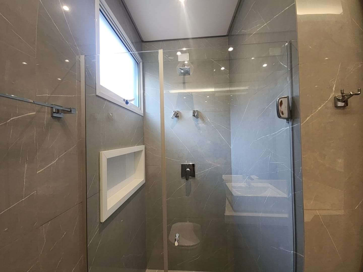 1600d5ed-b274-4e70-8717-2b6d3c8b2558