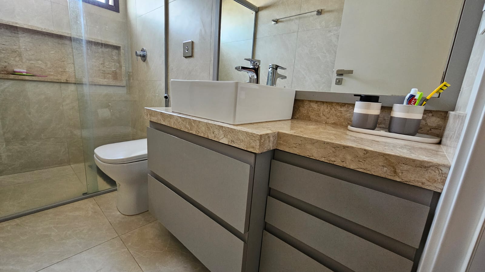 262f2593-1d34-40d4-98b6-38f3ad573fc0