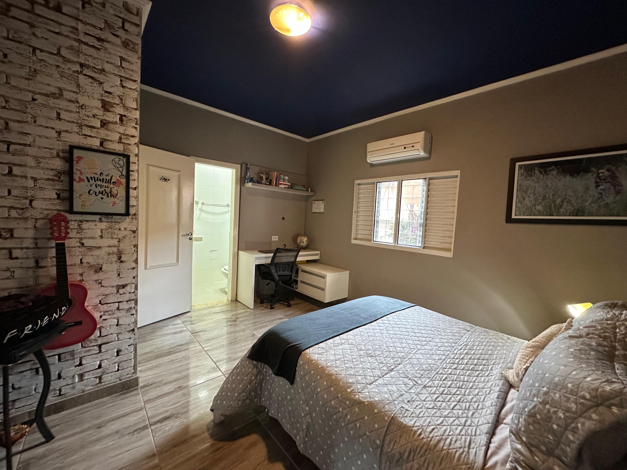 2f3838a5-a802-4c16-9008-cdd5a2b03799