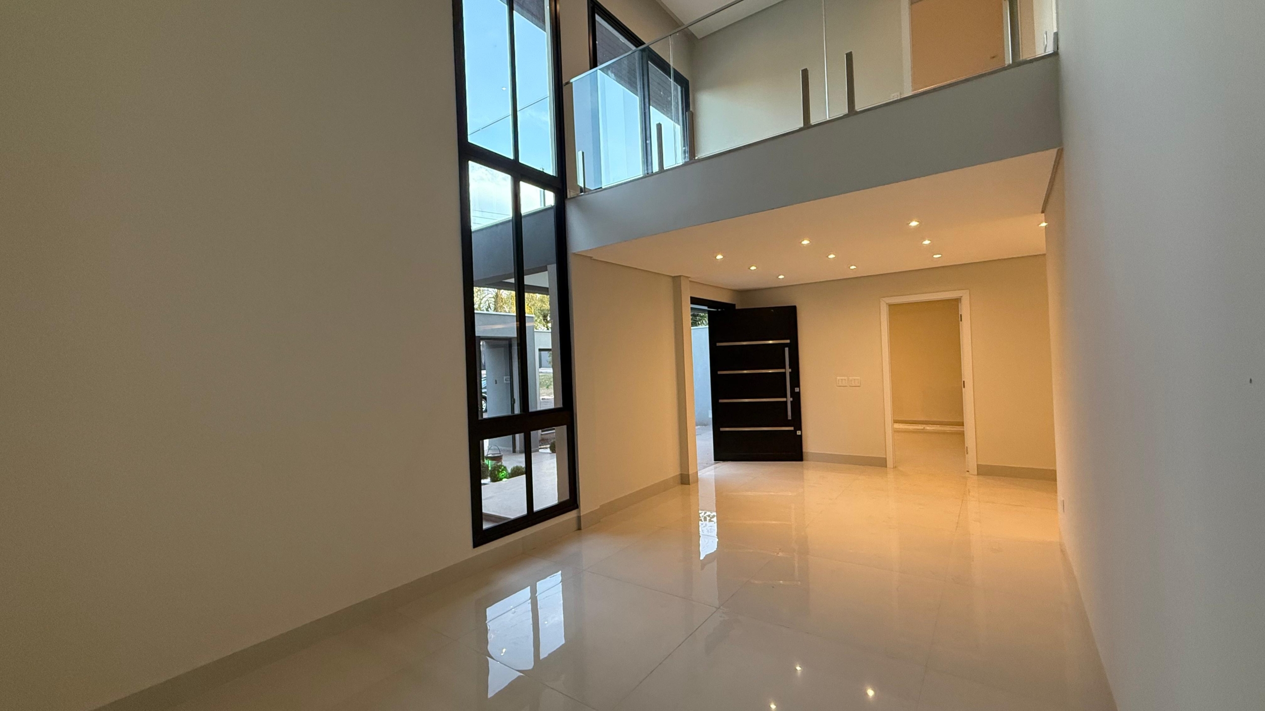 30675256-78db-4f53-89e3-1a1ad8d60f75