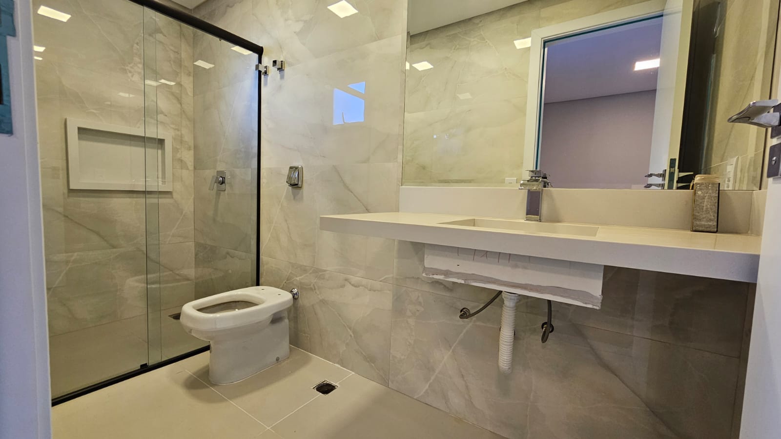 307425f8-b0c7-4301-a7fb-90974de9c301