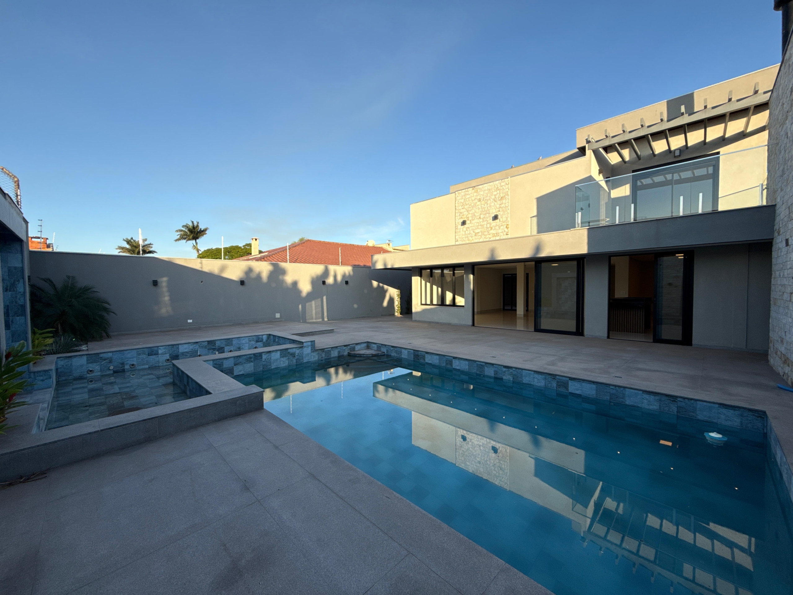 456ef695-d4c1-4b44-a079-d90245ac509a