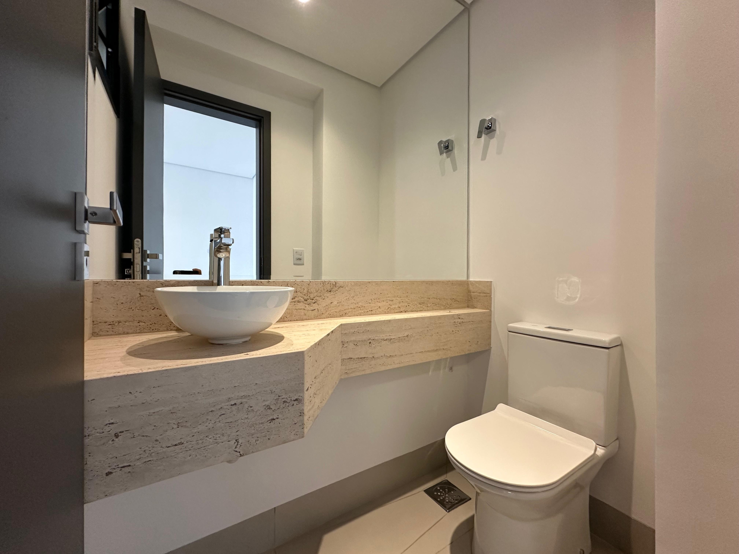 65bc650a-68ff-4f53-917b-1a5f3a76d223