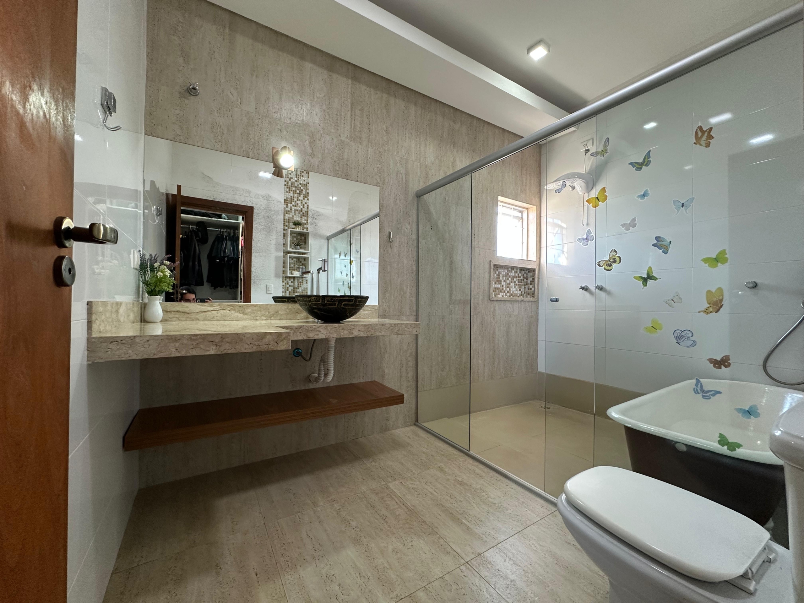 8596b4fe-893a-4ade-93f2-e4d5e09c28f8