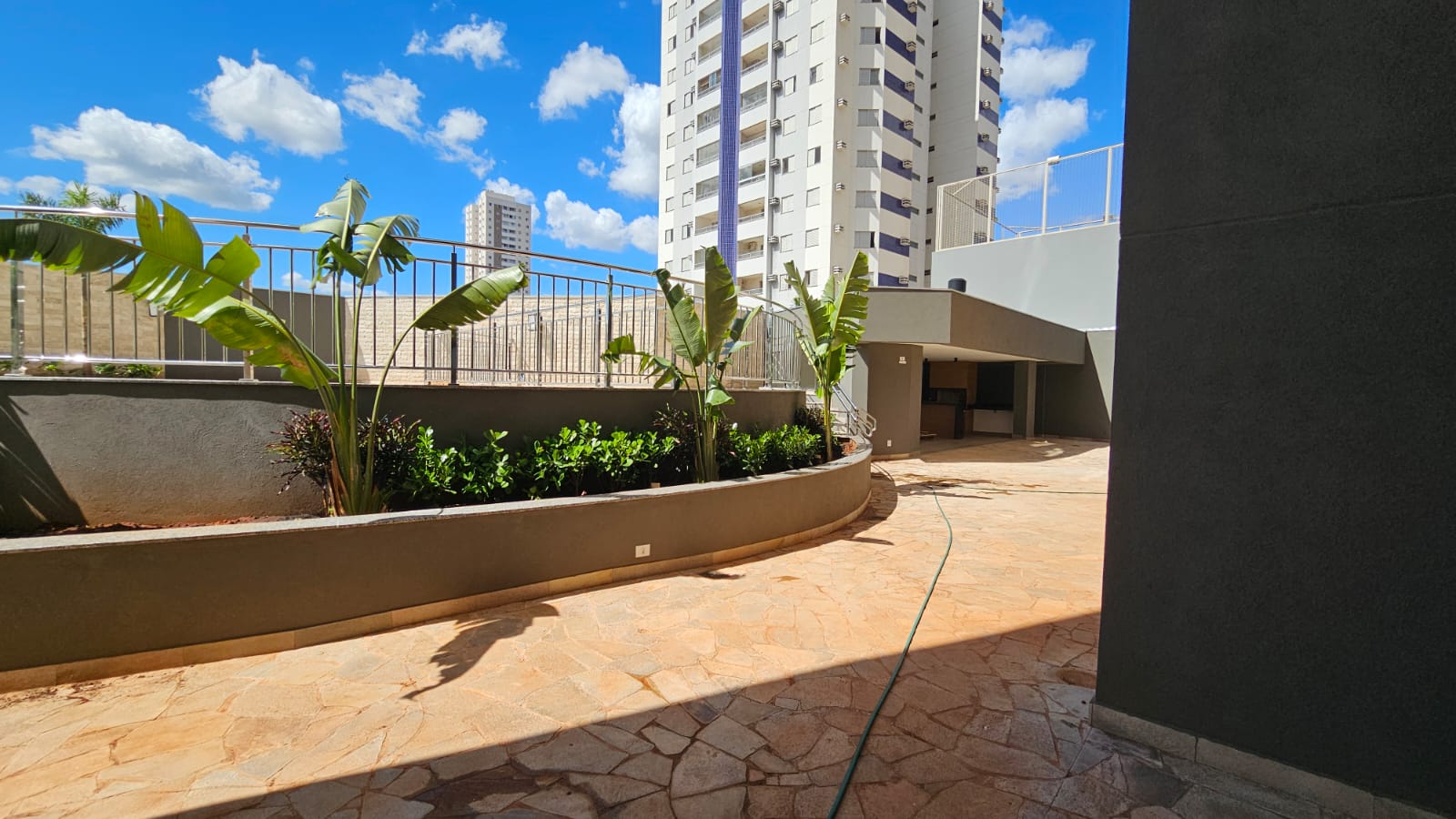 8e501794-b172-4f60-a29c-af2865c1771f