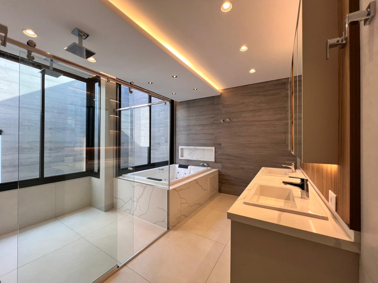 WhatsApp Image 2025-11-03 at 12.22.52 (4)