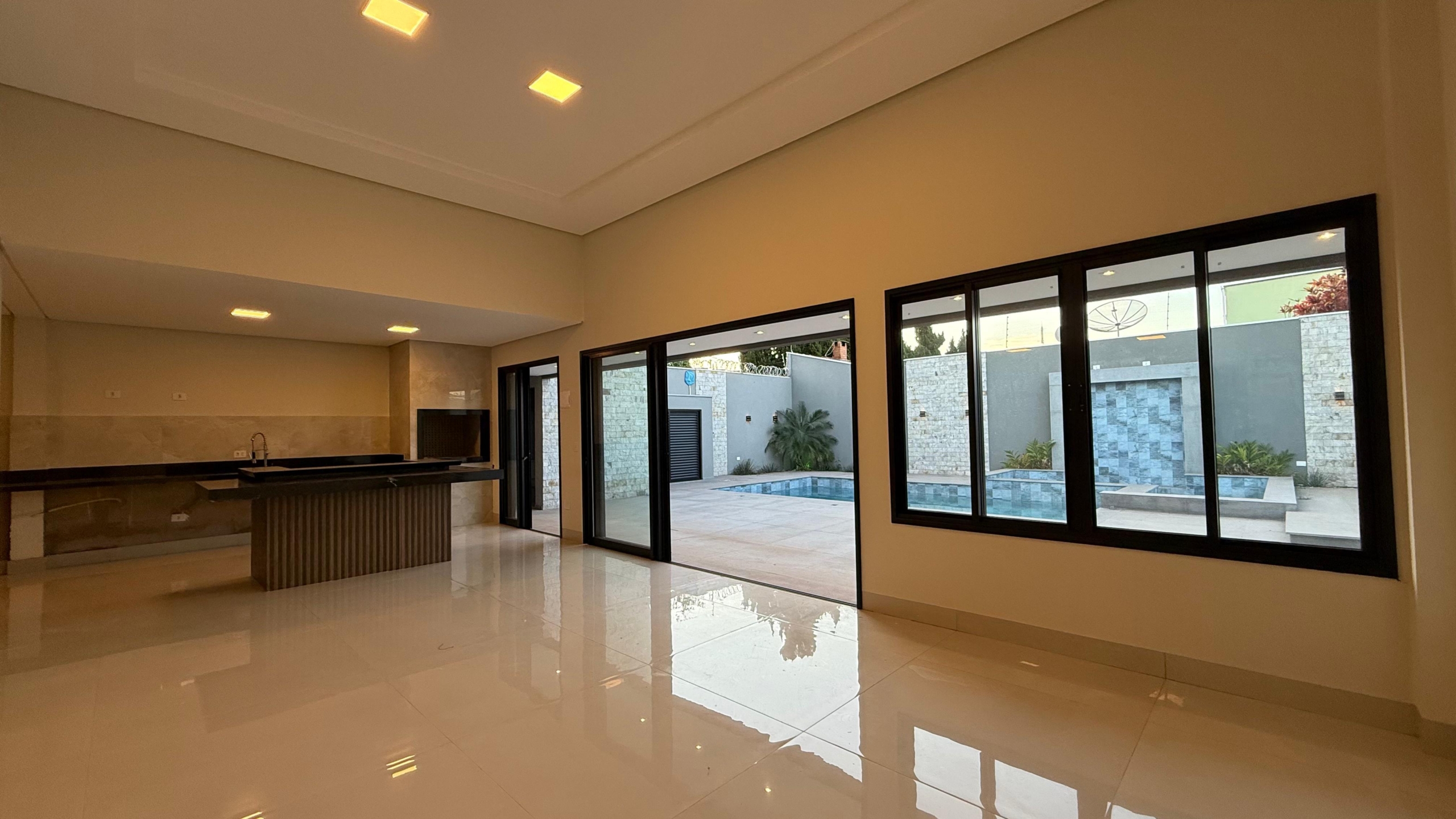 ab82ae4b-d3dc-4090-be63-c0a97a574e30