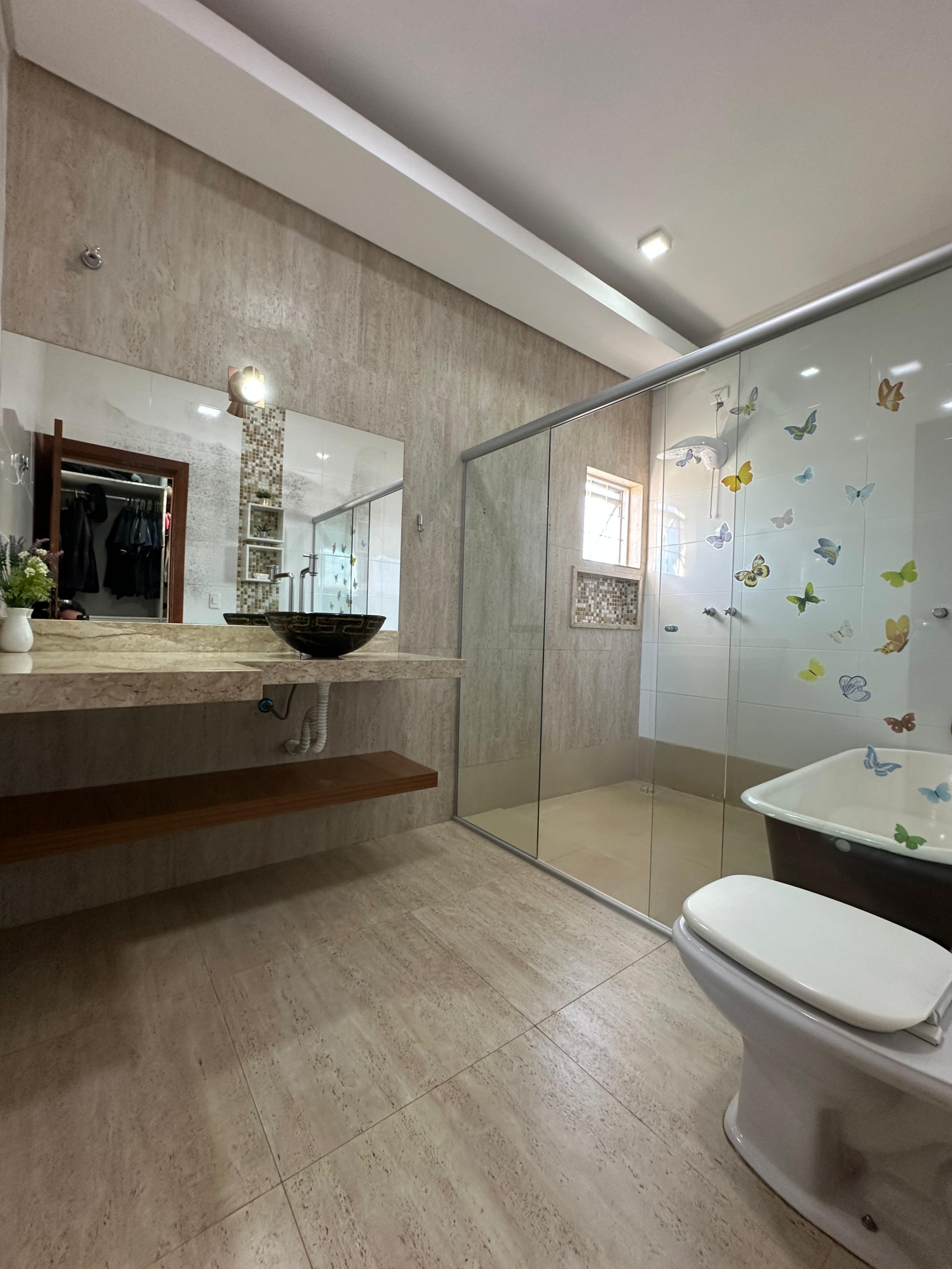 c4e0c134-6616-4674-9f63-5832f53d082c