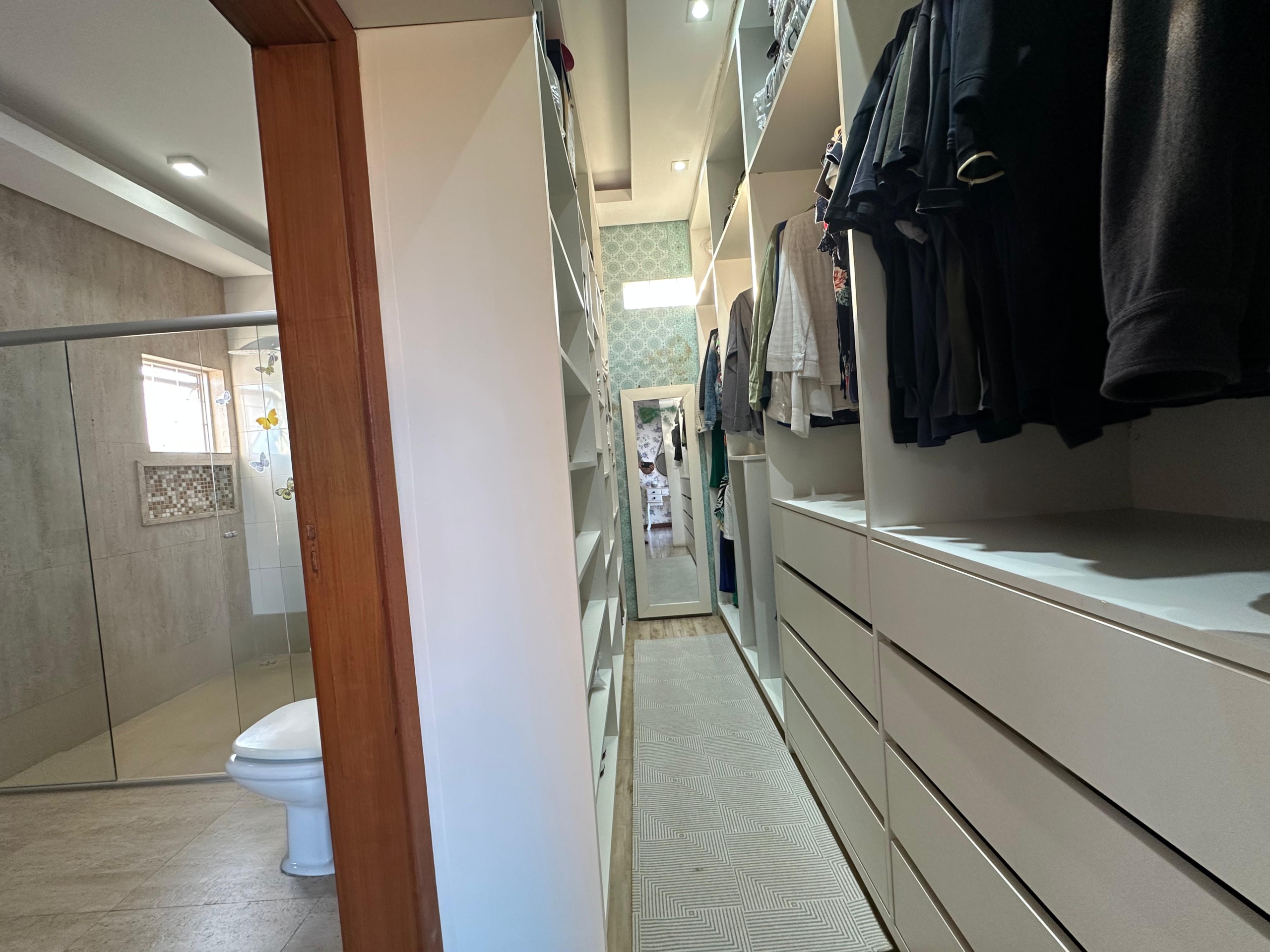 e38b7f04-bc5a-4e19-8cea-be323316e089