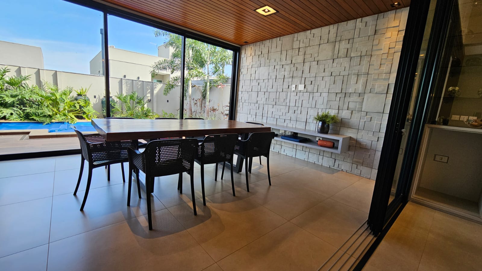 e6e58f23-edf3-499a-abbb-bd1c4a18dc3e