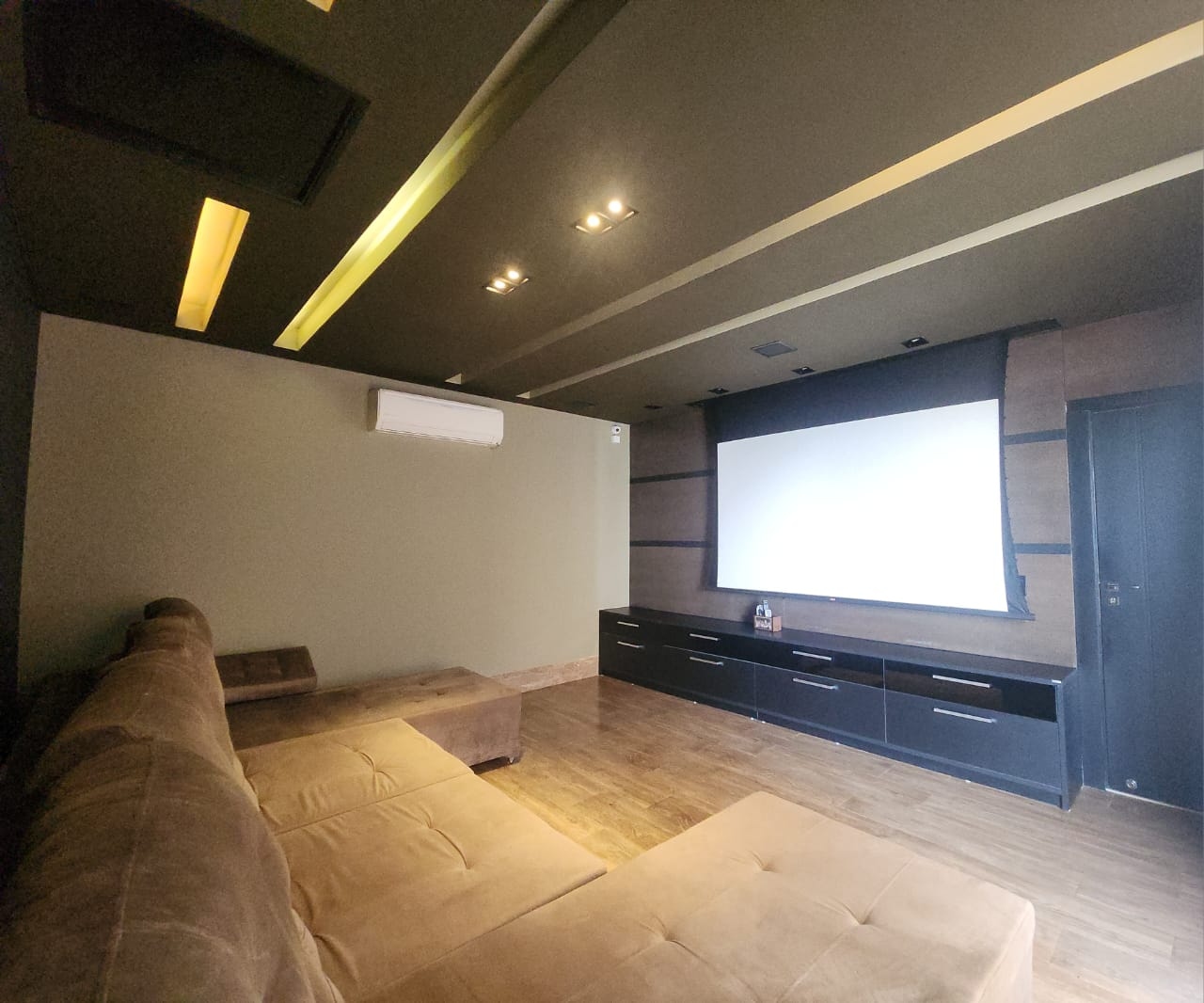 e6fde9ba-3235-4f99-b345-e8f8e700ed92_Easy-Resize.com