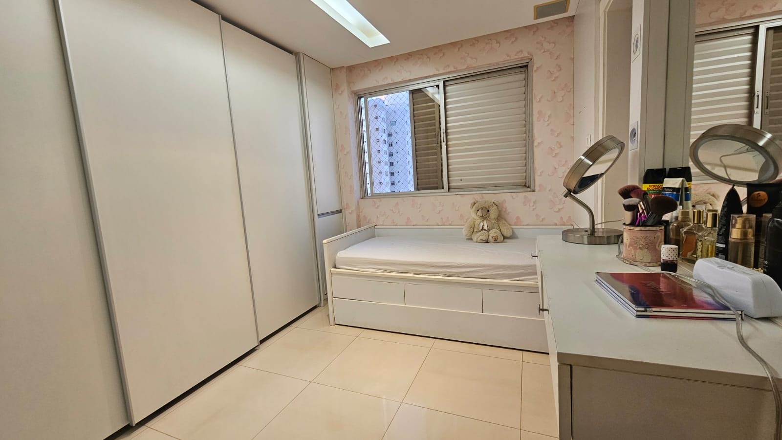 e732eb63-11f9-42ae-b846-7cc0db692212