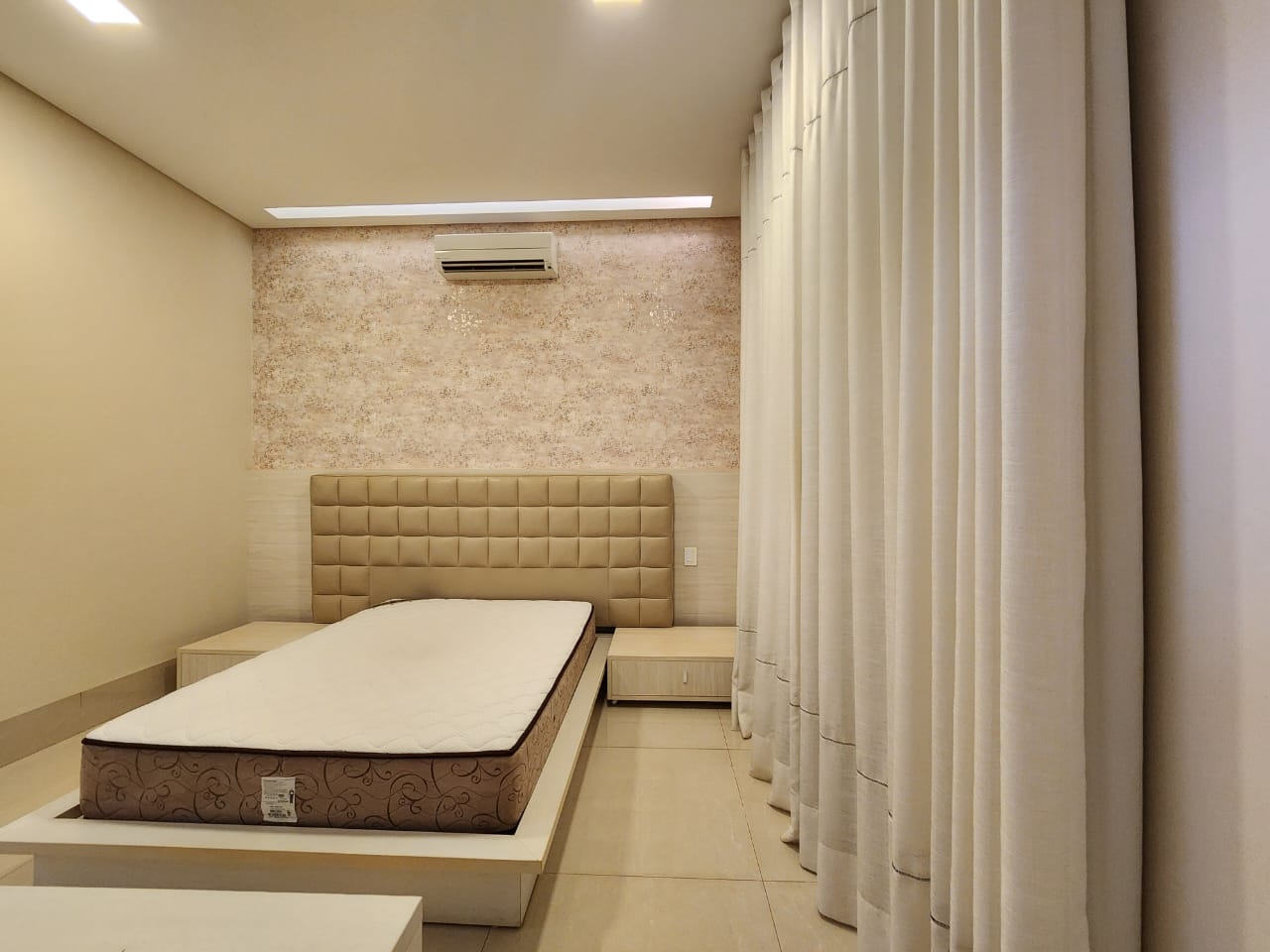 ee1b7ebf-1d83-4bcc-bad0-944e3342dbb5_Easy-Resize.com