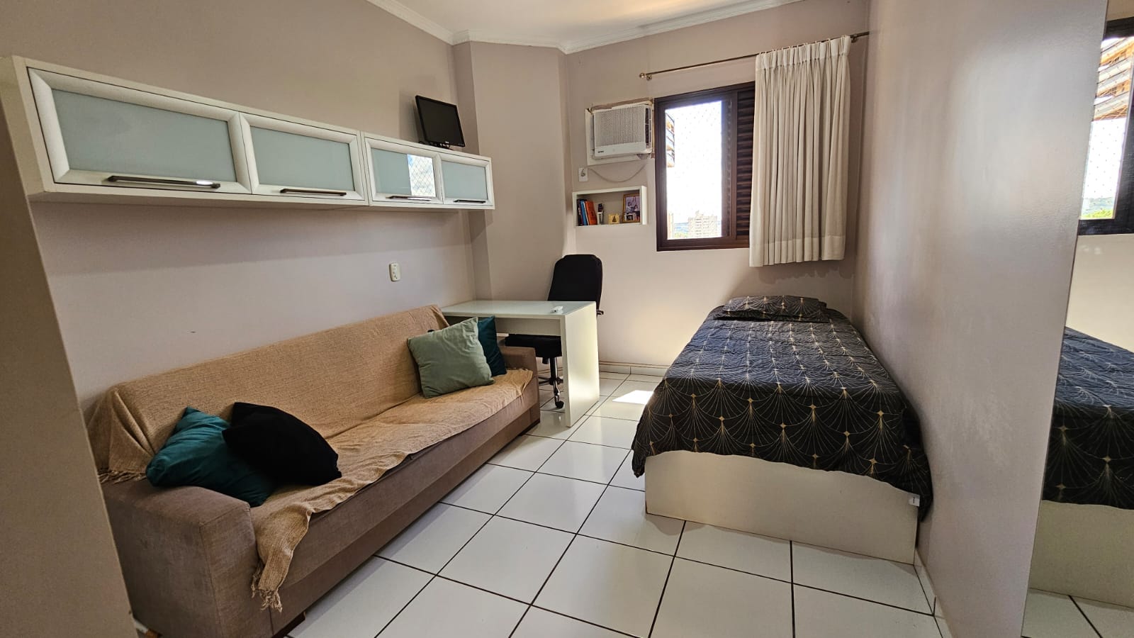 ccf5f4b6-665c-42eb-8301-d923d2399cab